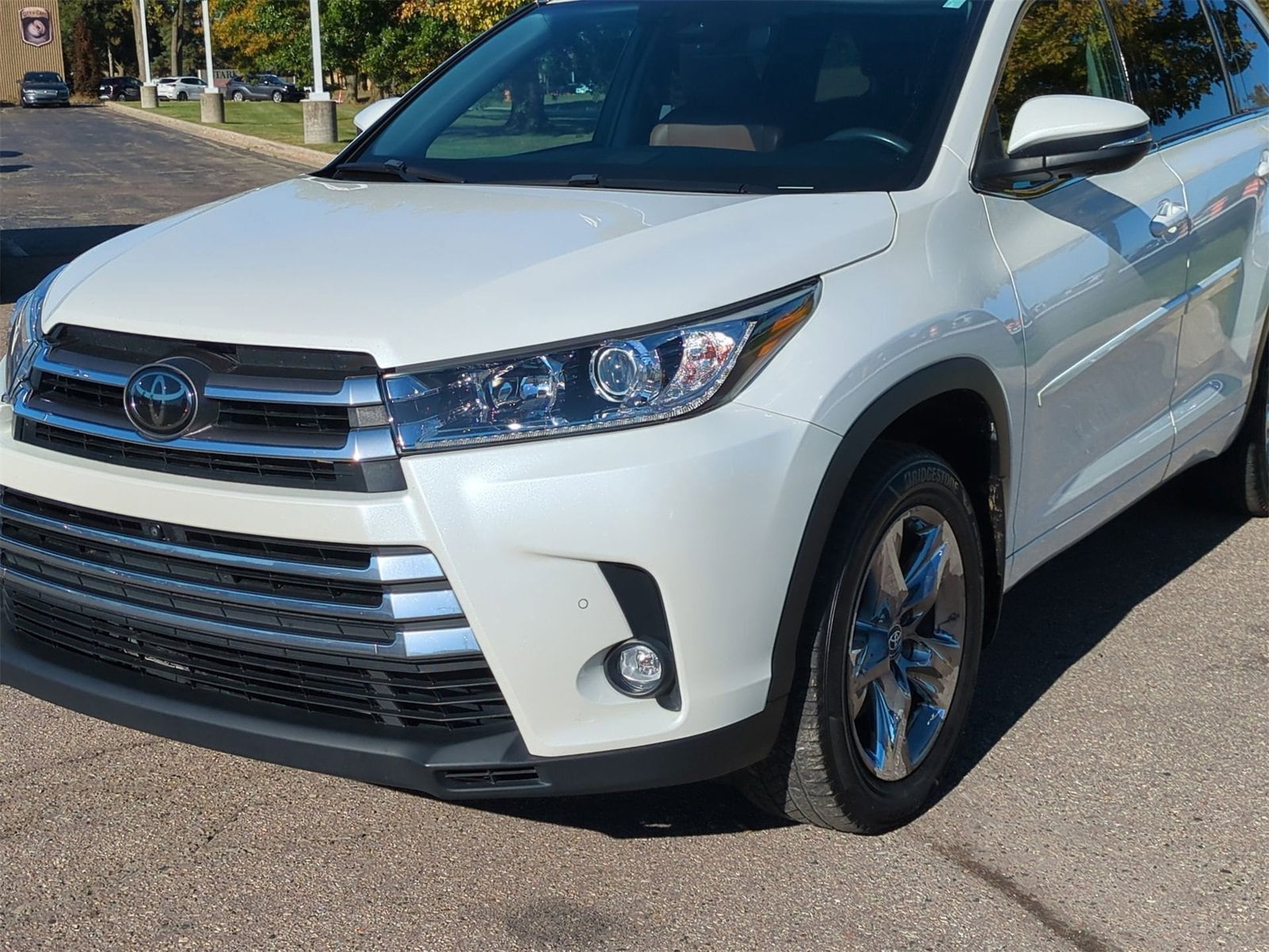 Thumbnail: 2019 Toyota Highlander - 11