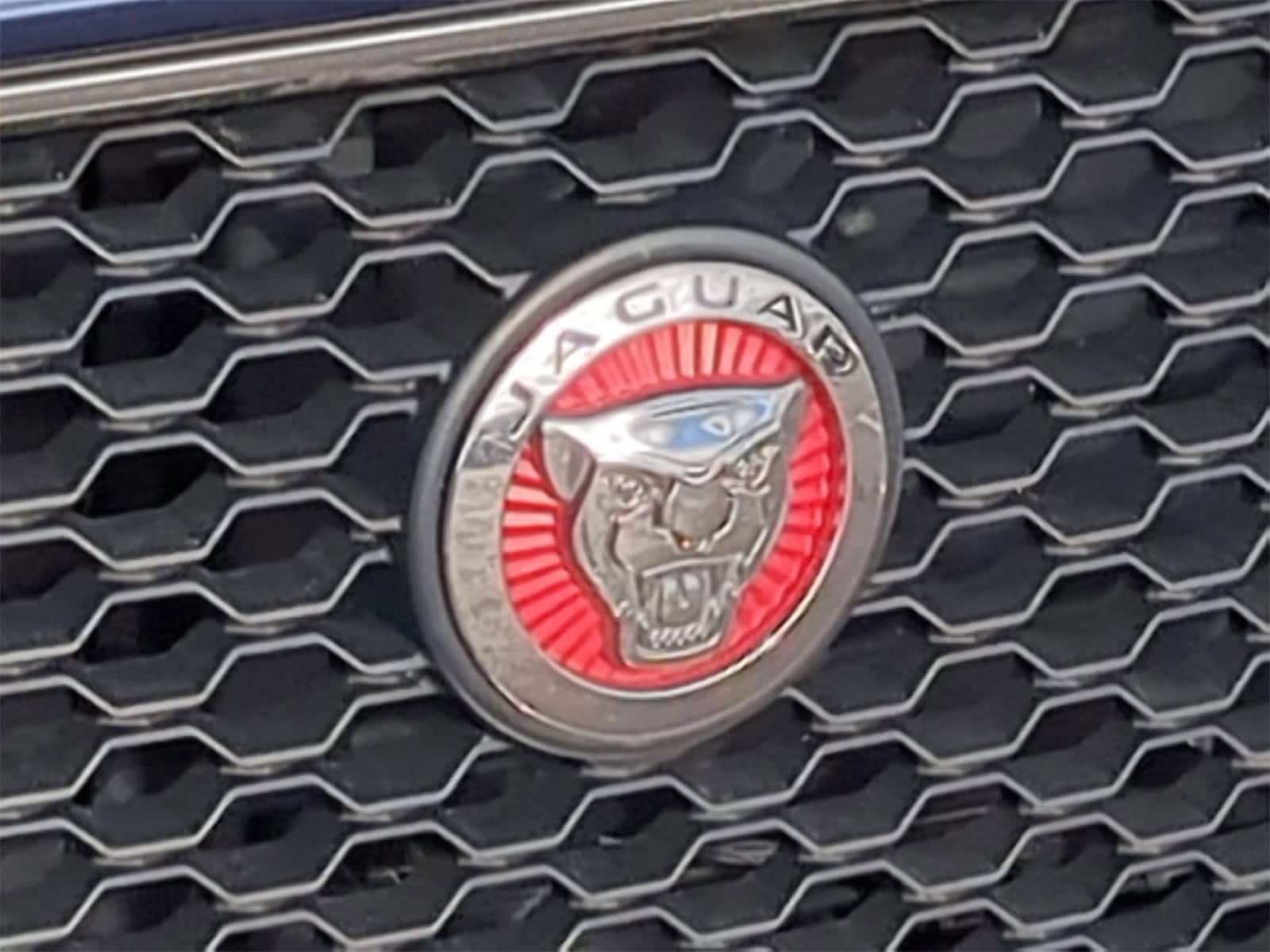 Thumbnail: 2017 Jaguar F-Pace - 19