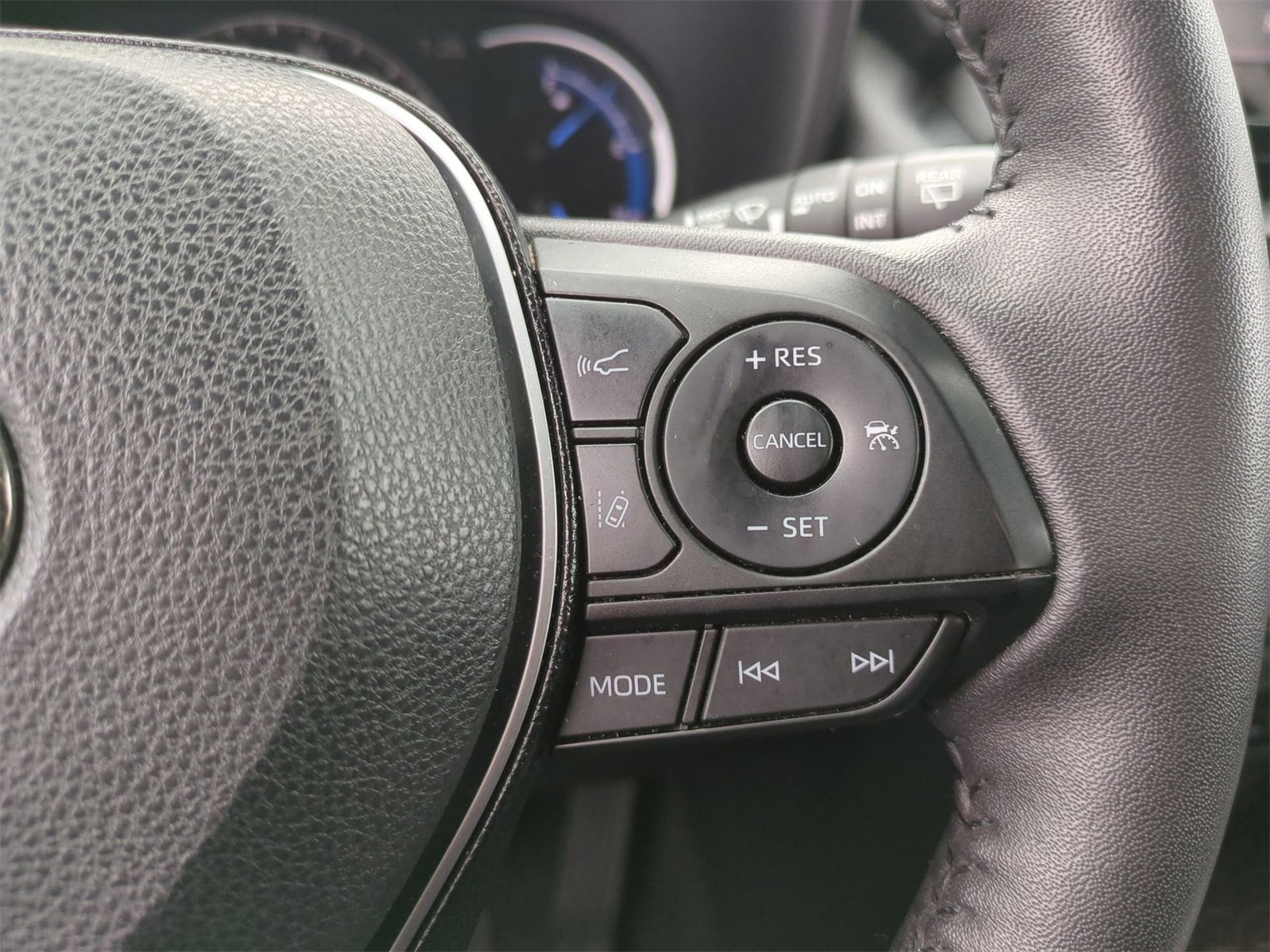 Thumbnail: 2021 Toyota RAV4 - 25