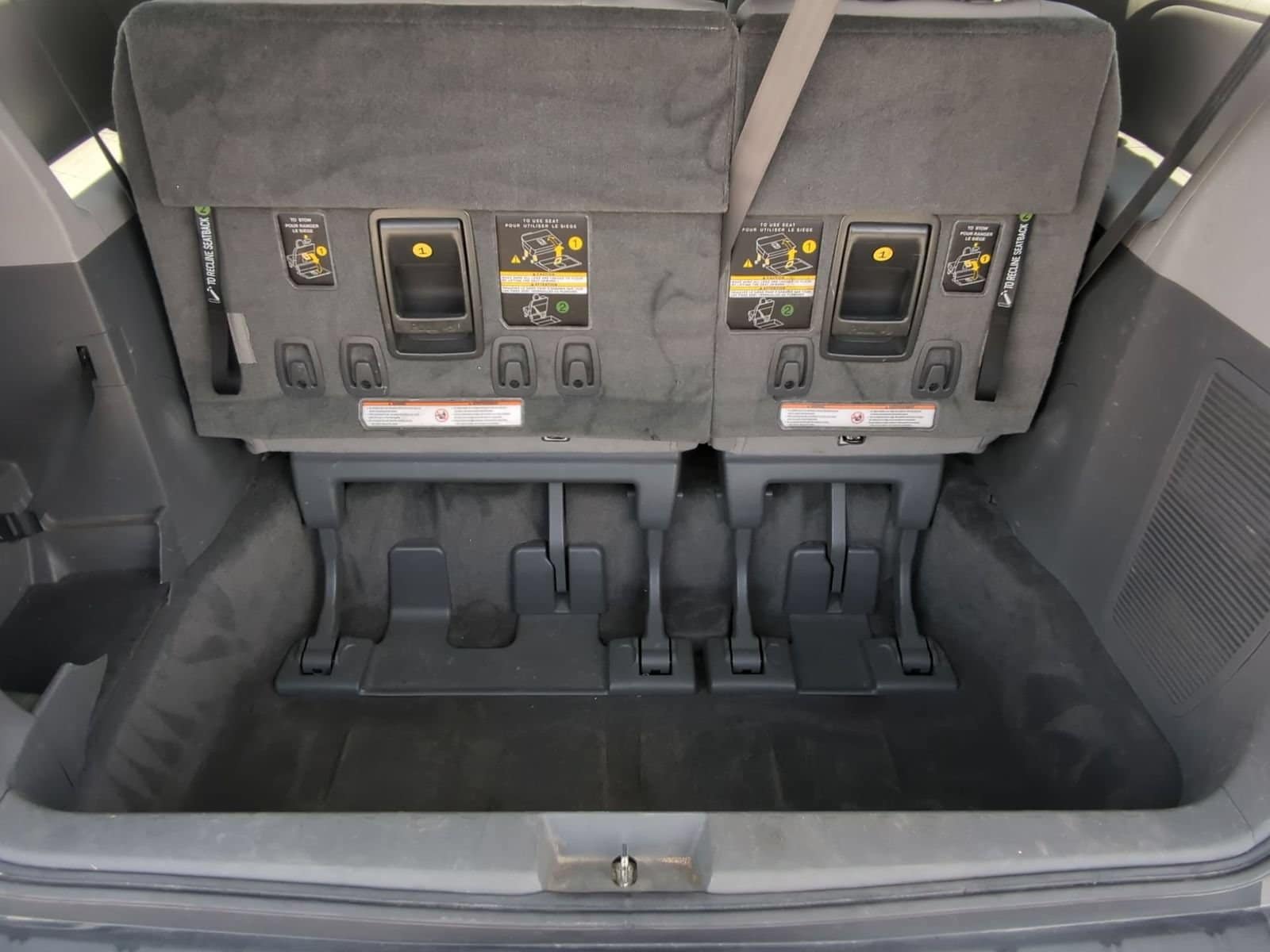 Thumbnail: 2016 Toyota Sienna - 31