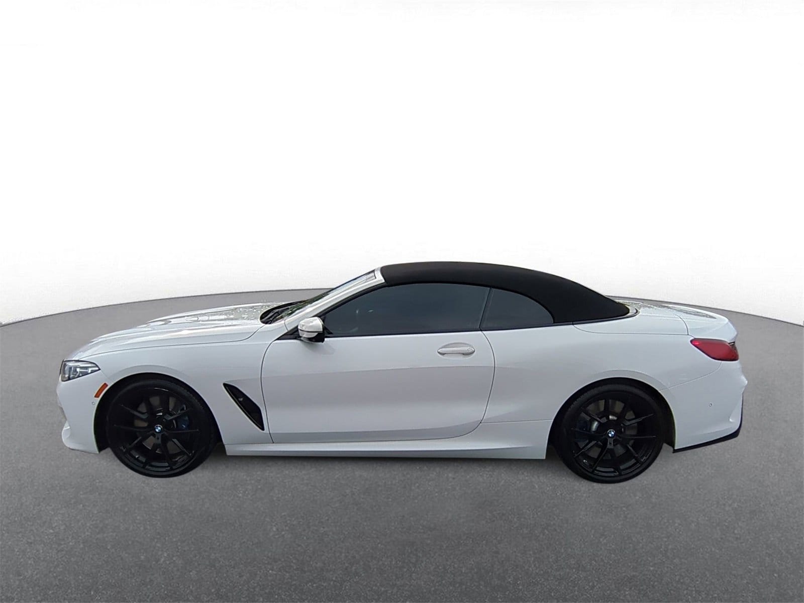 Thumbnail: 2019 BMW 8 Series - 5