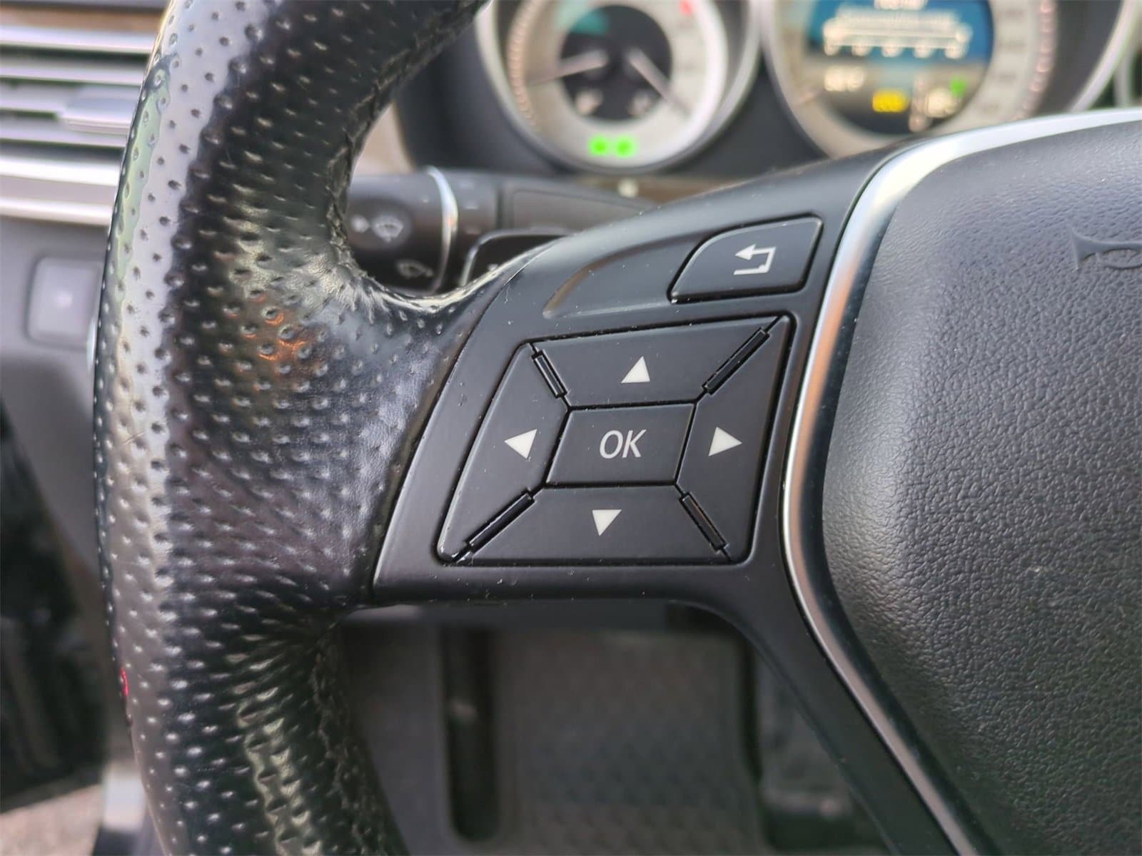 Thumbnail: 2014 Mercedes-Benz E-Class - 24