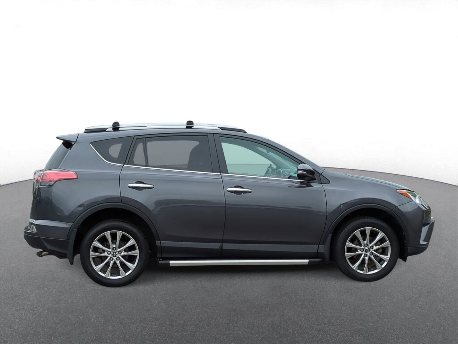 Thumbnail: 2017 Toyota RAV4 - 9