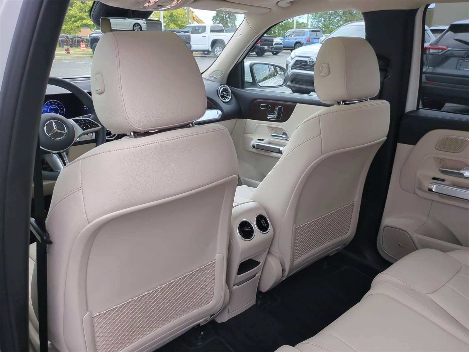 Thumbnail: 2025 Mercedes-Benz EQB - 18