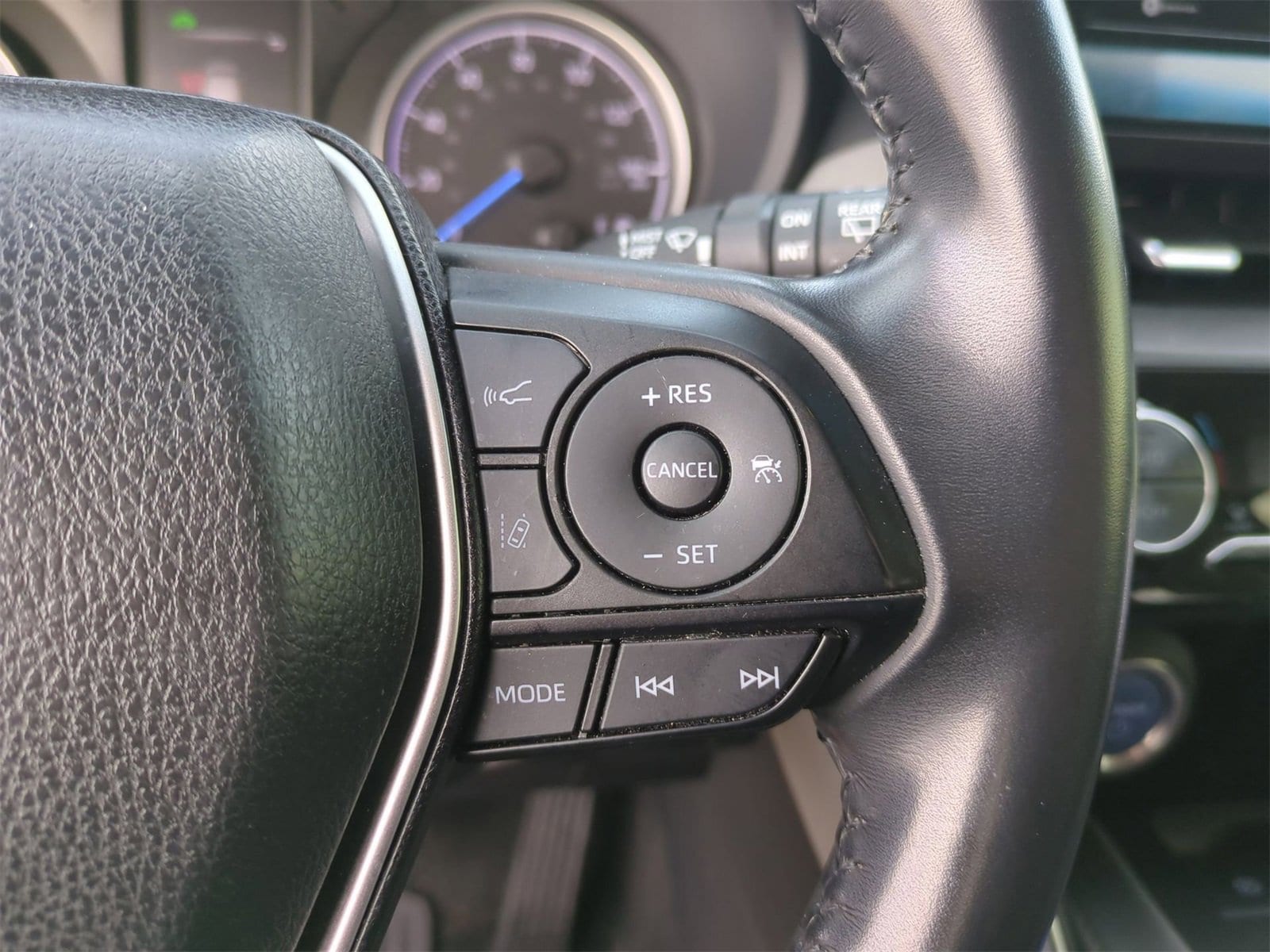 Thumbnail: 2021 Toyota Venza - 24