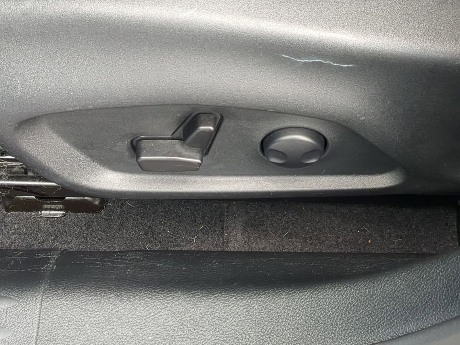 Thumbnail: 2023 Jeep Compass - 17