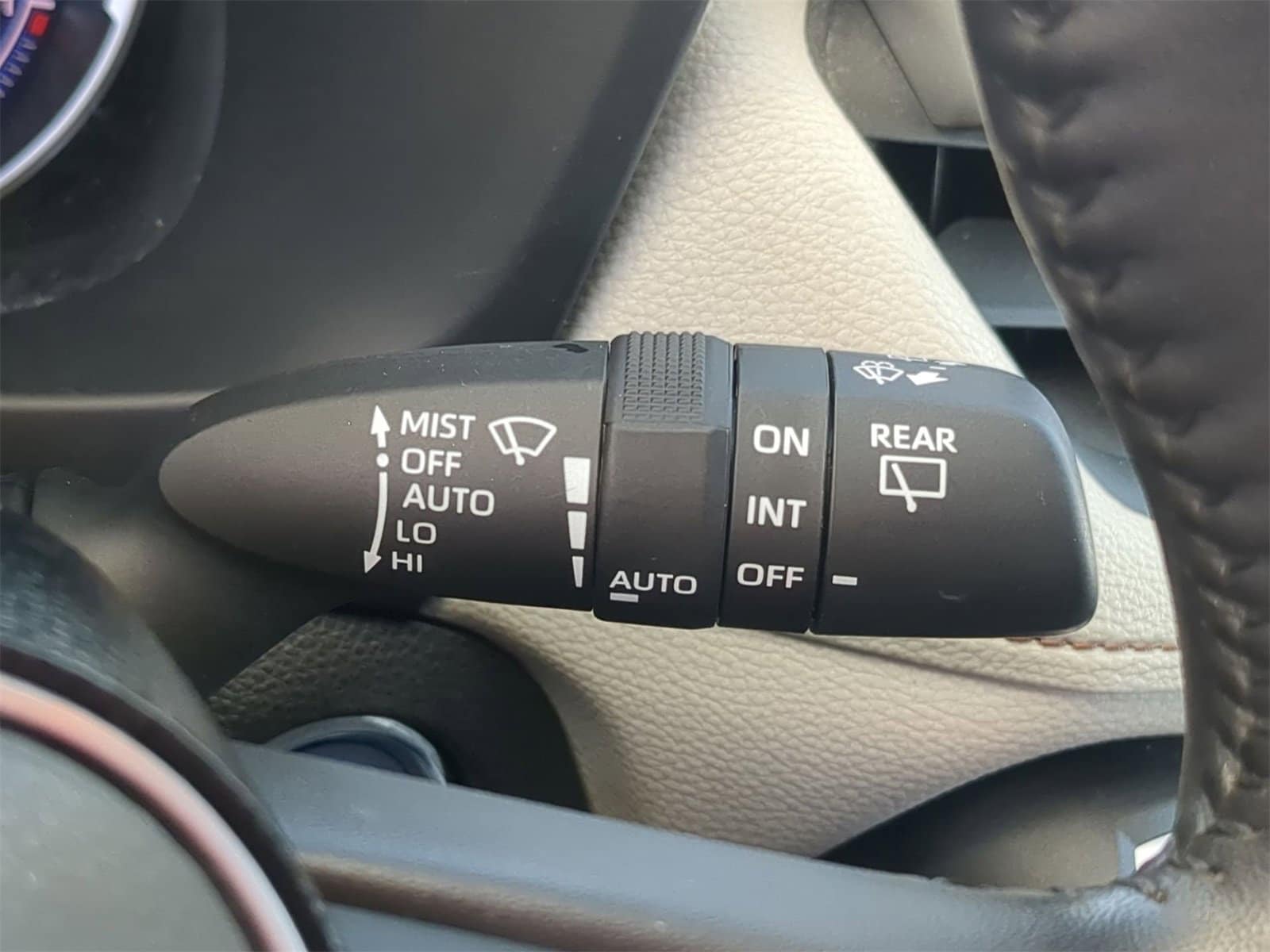 Thumbnail: 2020 Toyota RAV4 - 25