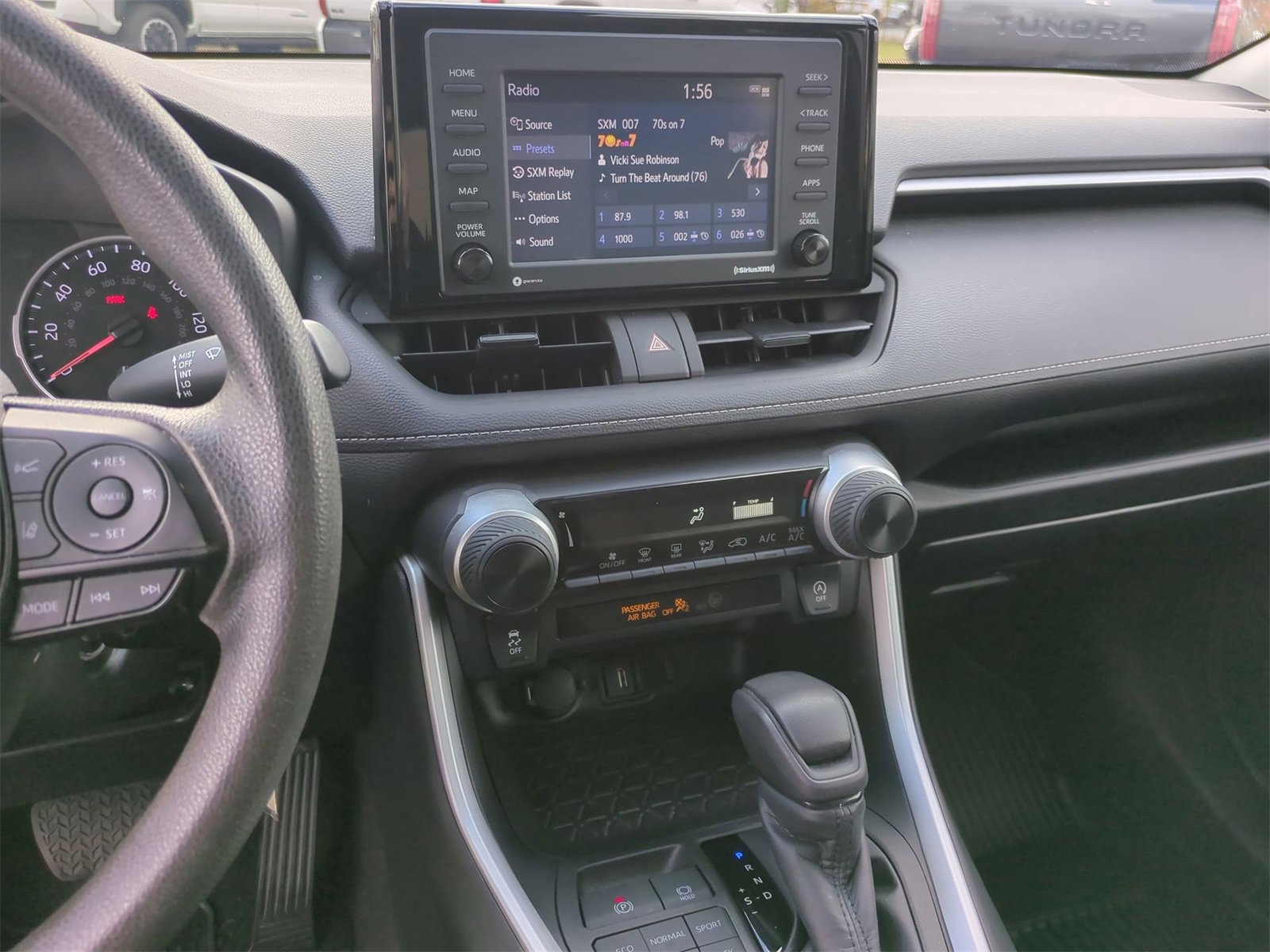 Thumbnail: 2022 Toyota RAV4 - 25