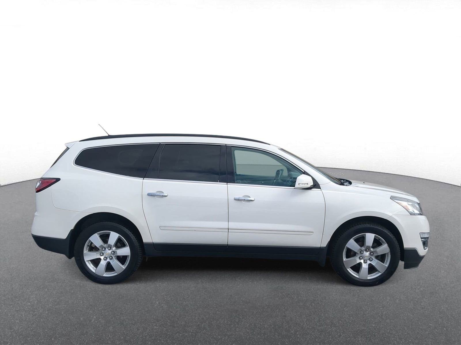 Thumbnail: 2015 Chevrolet Traverse - 9