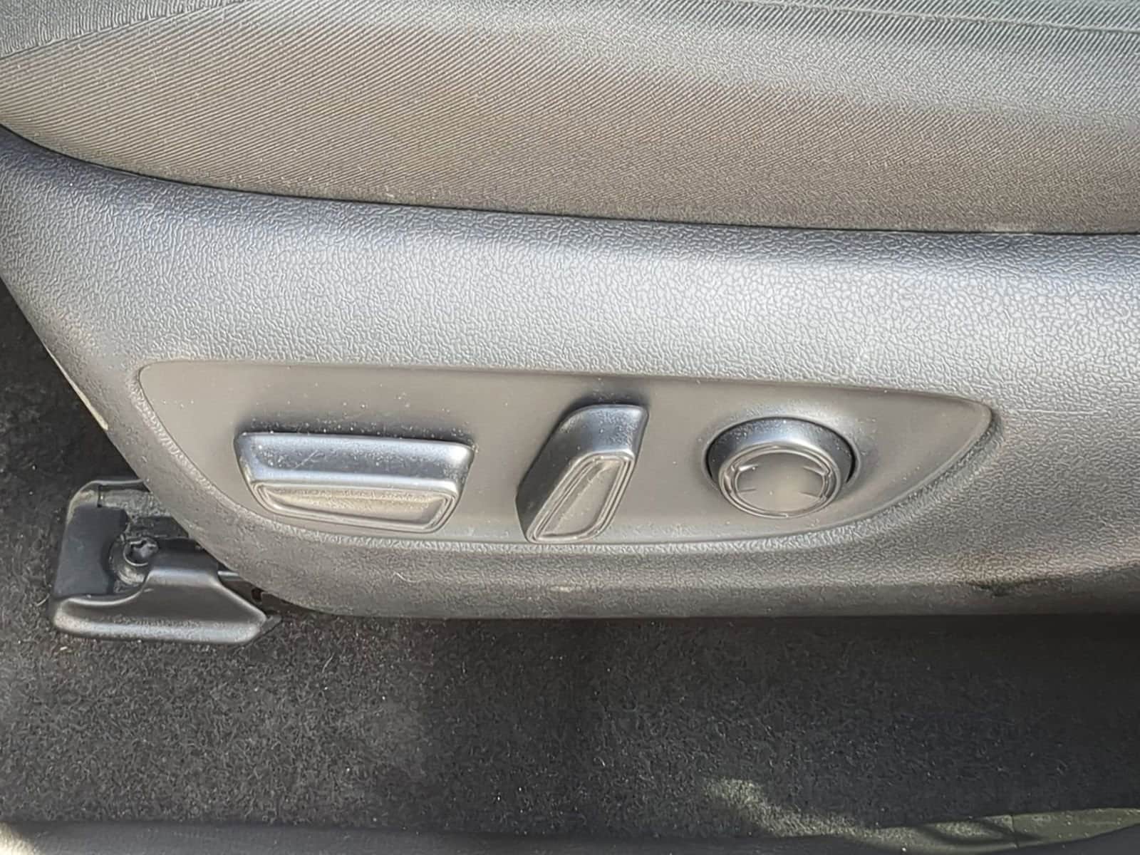 Thumbnail: 2025 Toyota RAV4 - 17