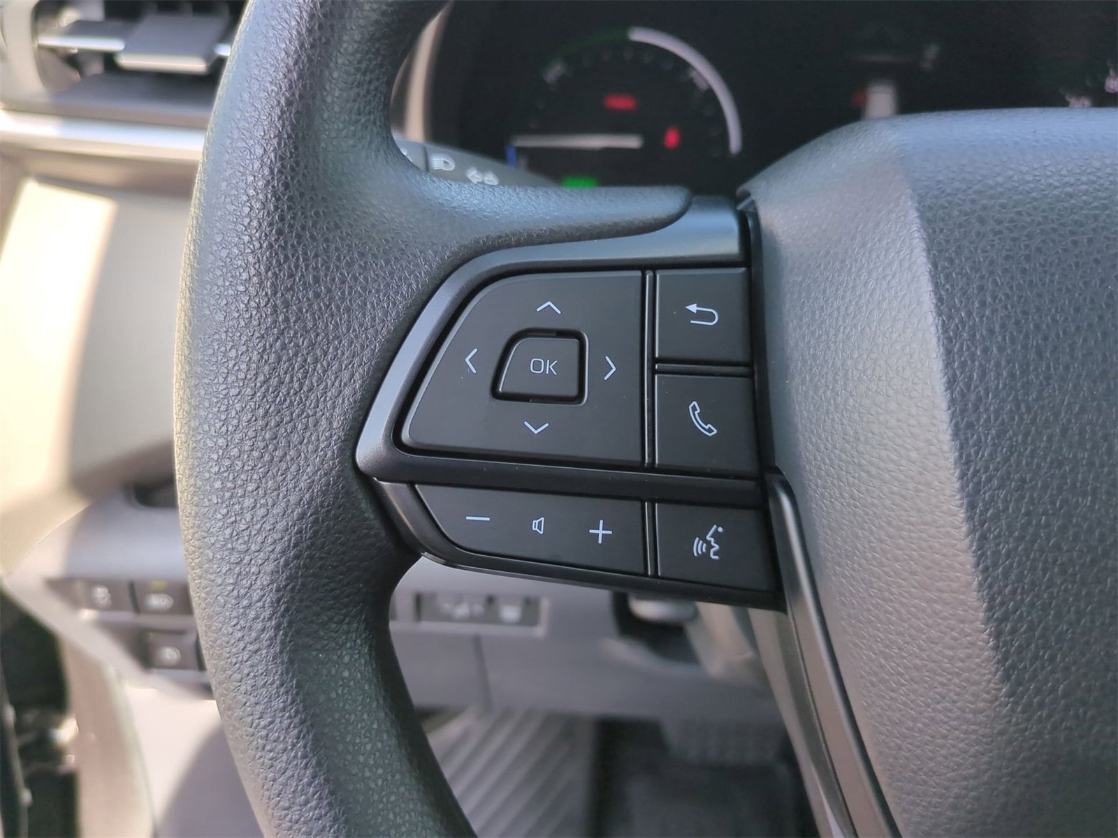 Thumbnail: 2023 Toyota Sienna - 22