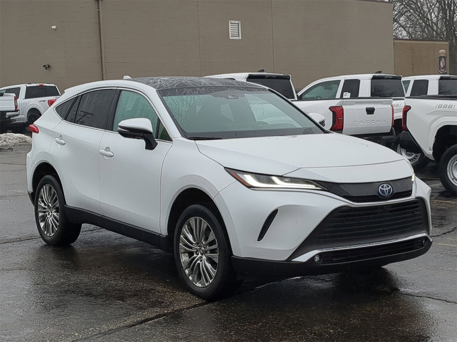 Thumbnail: 2024 Toyota Venza - 16