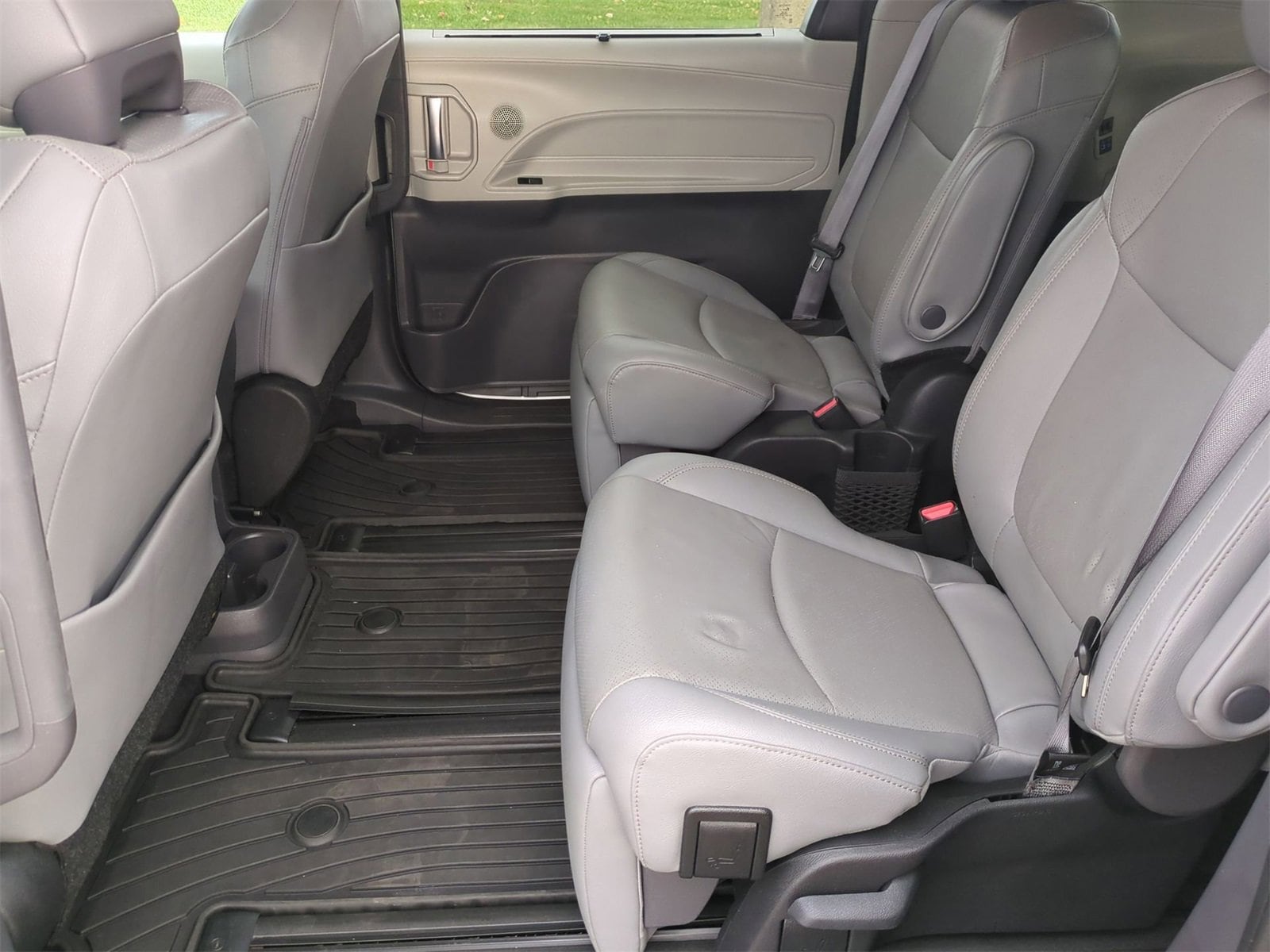 Thumbnail: 2024 Toyota Sienna - 19