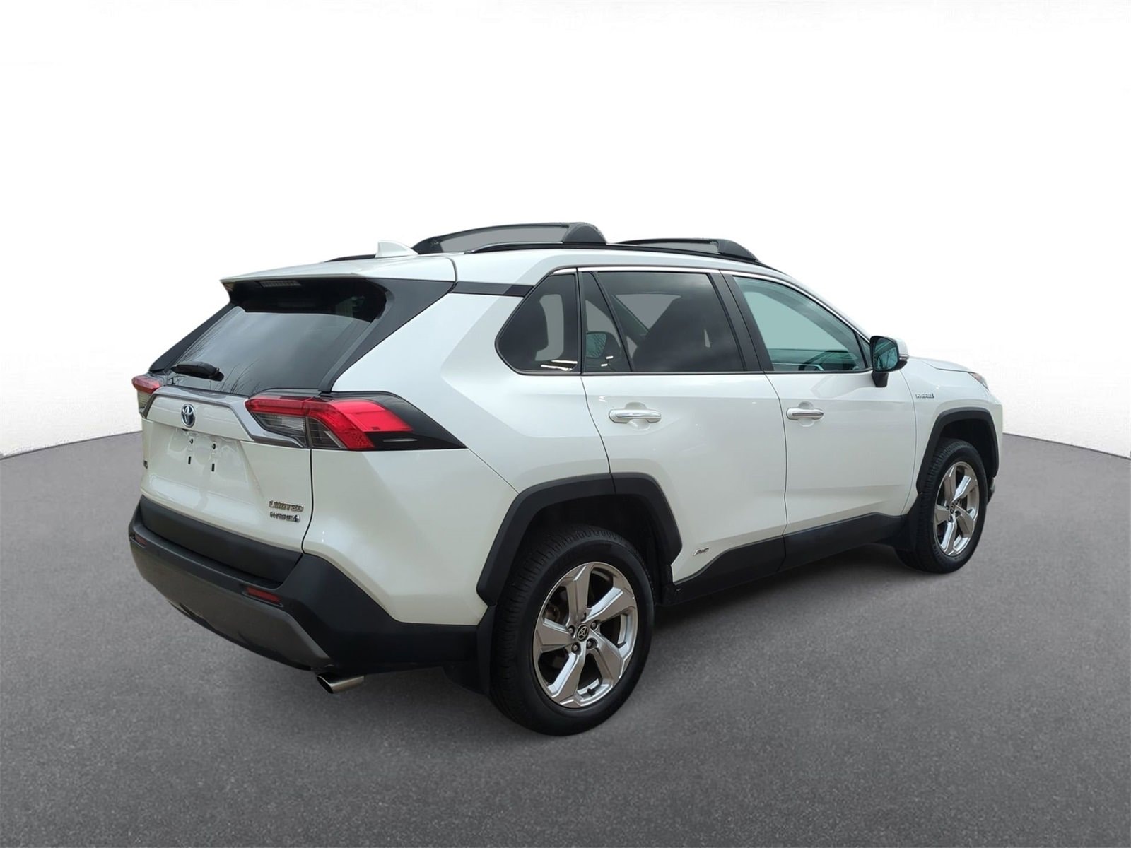 Thumbnail: 2021 Toyota RAV4 - 8