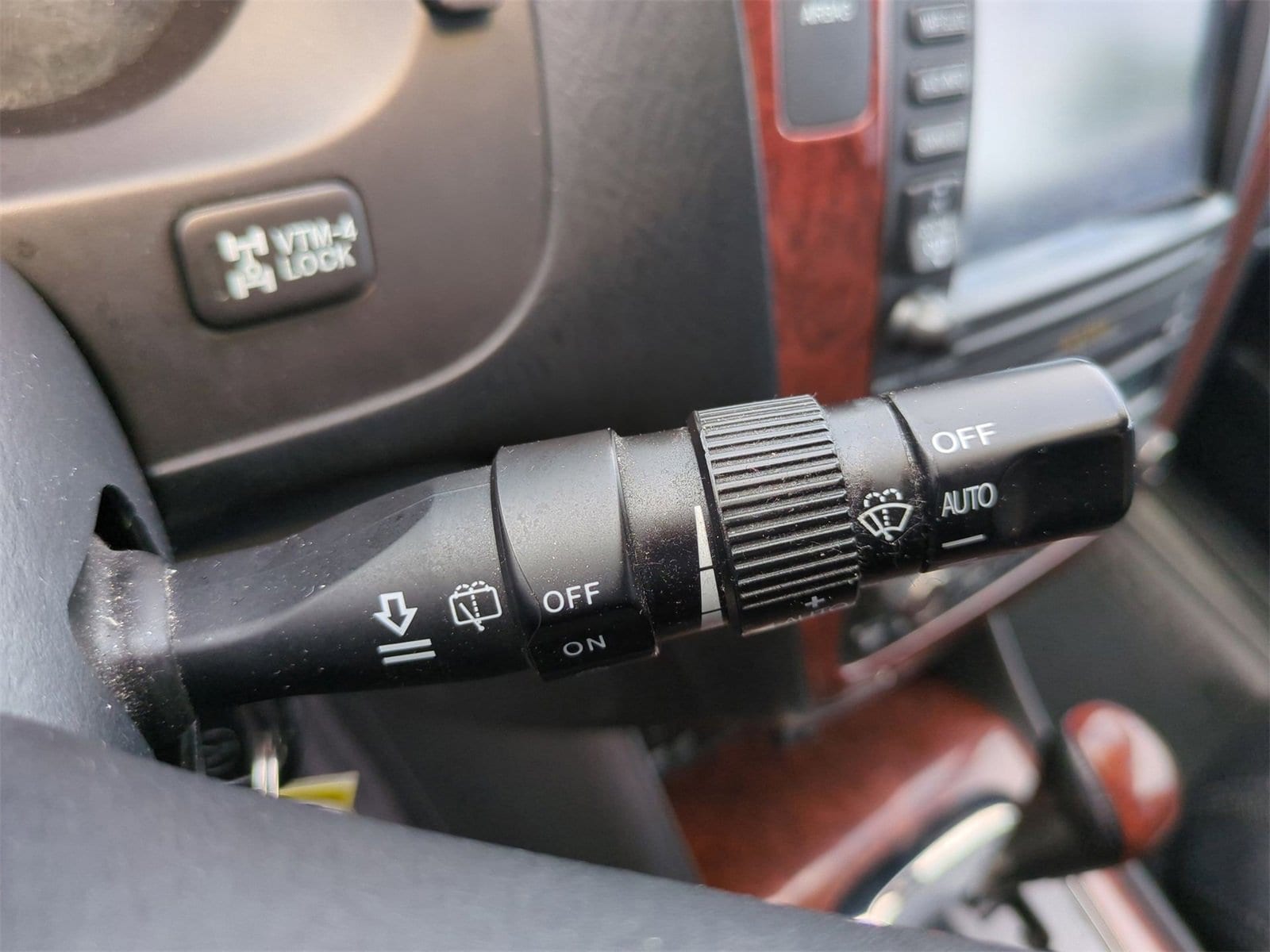 Thumbnail: 2005 Acura MDX - 24