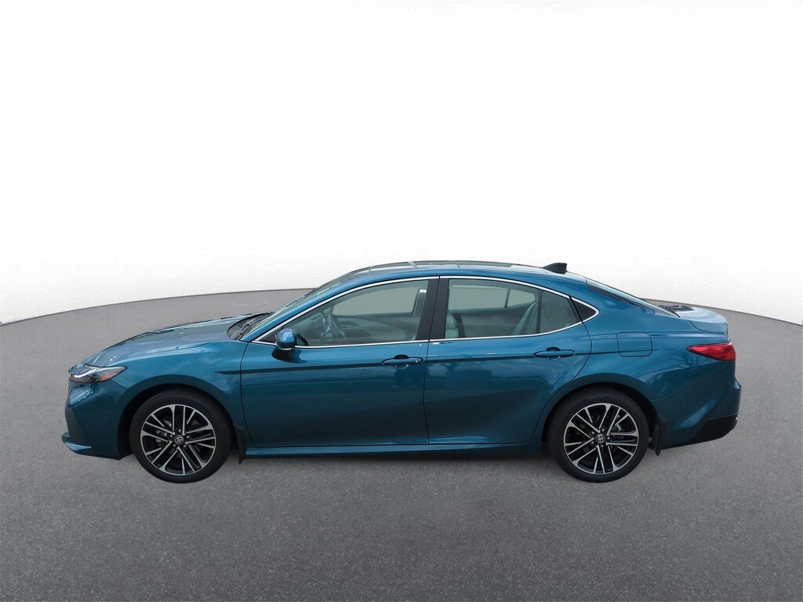 Thumbnail: 2025 Toyota Camry - 5