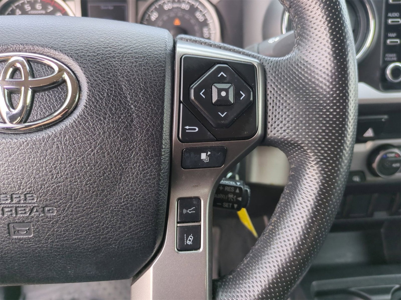 Thumbnail: 2022 Toyota Tacoma - 22