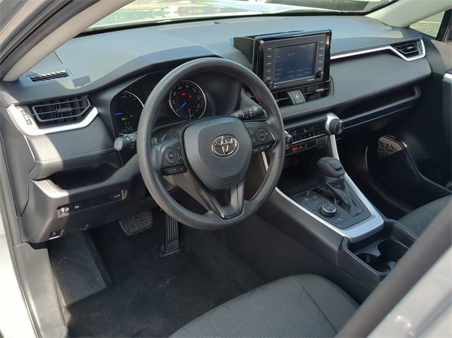 2021 Toyota RAV4 XLE 10