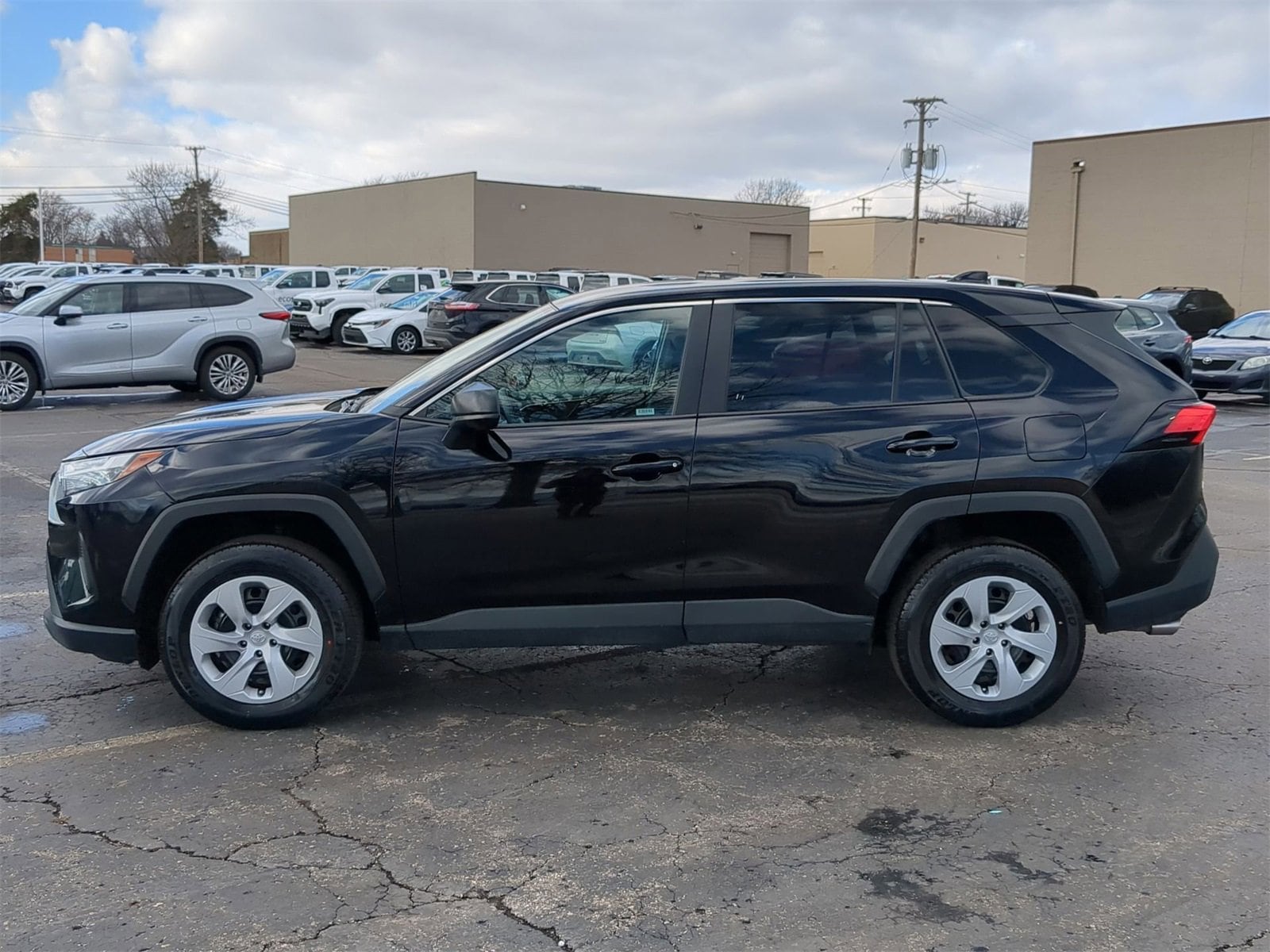 Thumbnail: 2025 Toyota RAV4 - 11