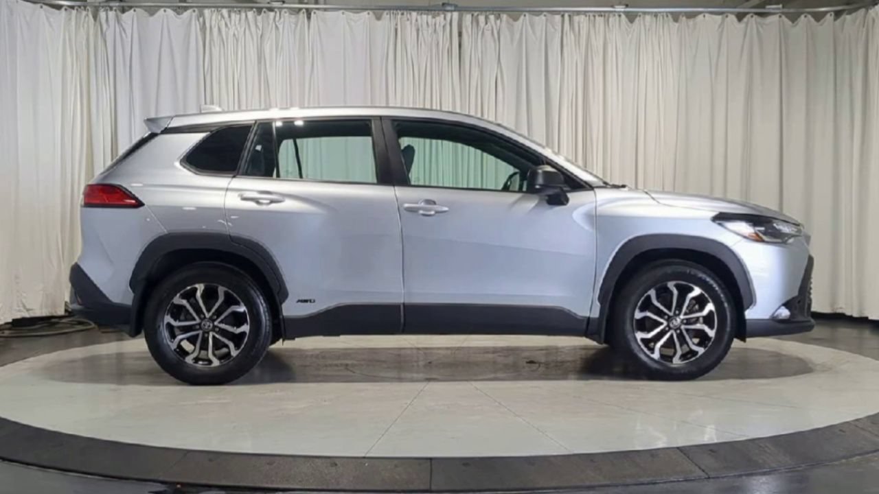 2024 Toyota Corolla Cross S - Photo 9