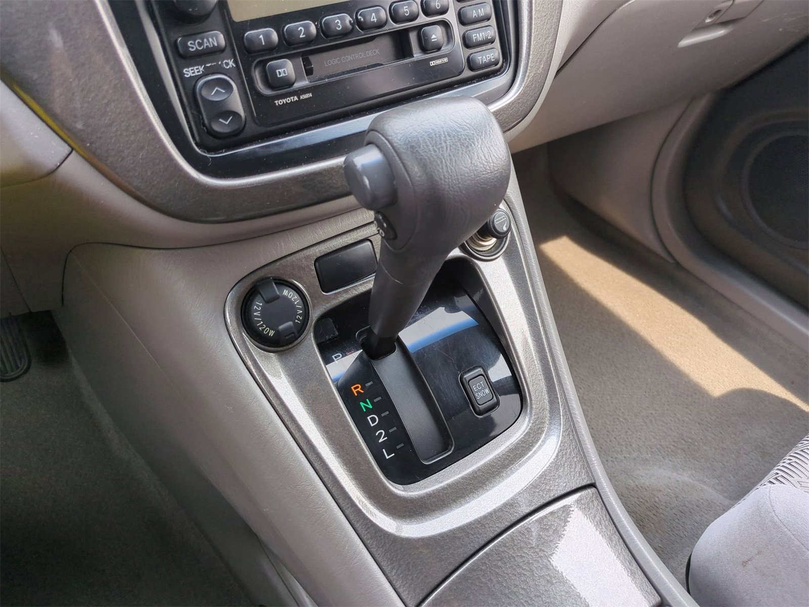 Thumbnail: 2003 Toyota Highlander - 24