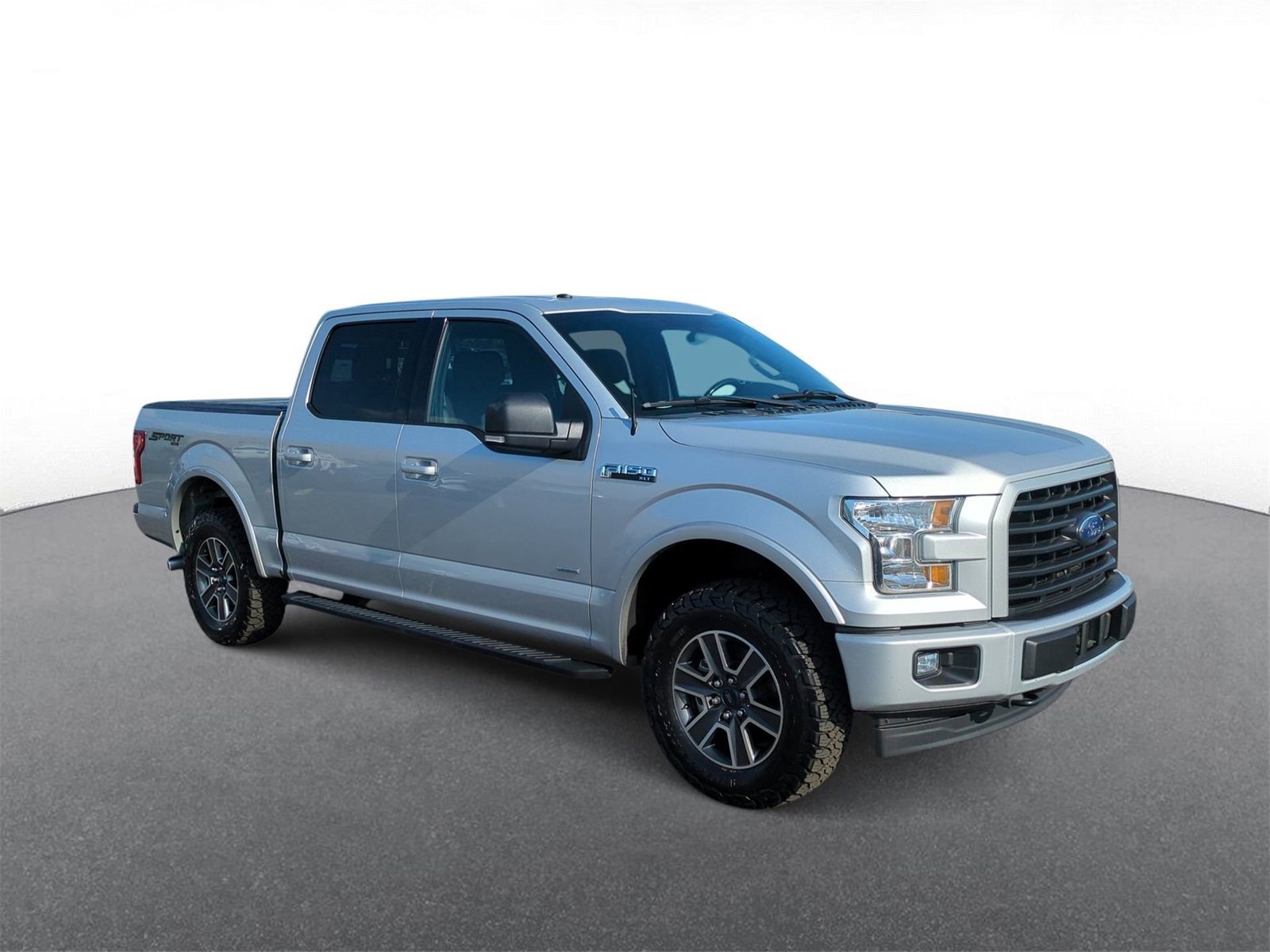 2017 Ford F-150 XLT photo 2