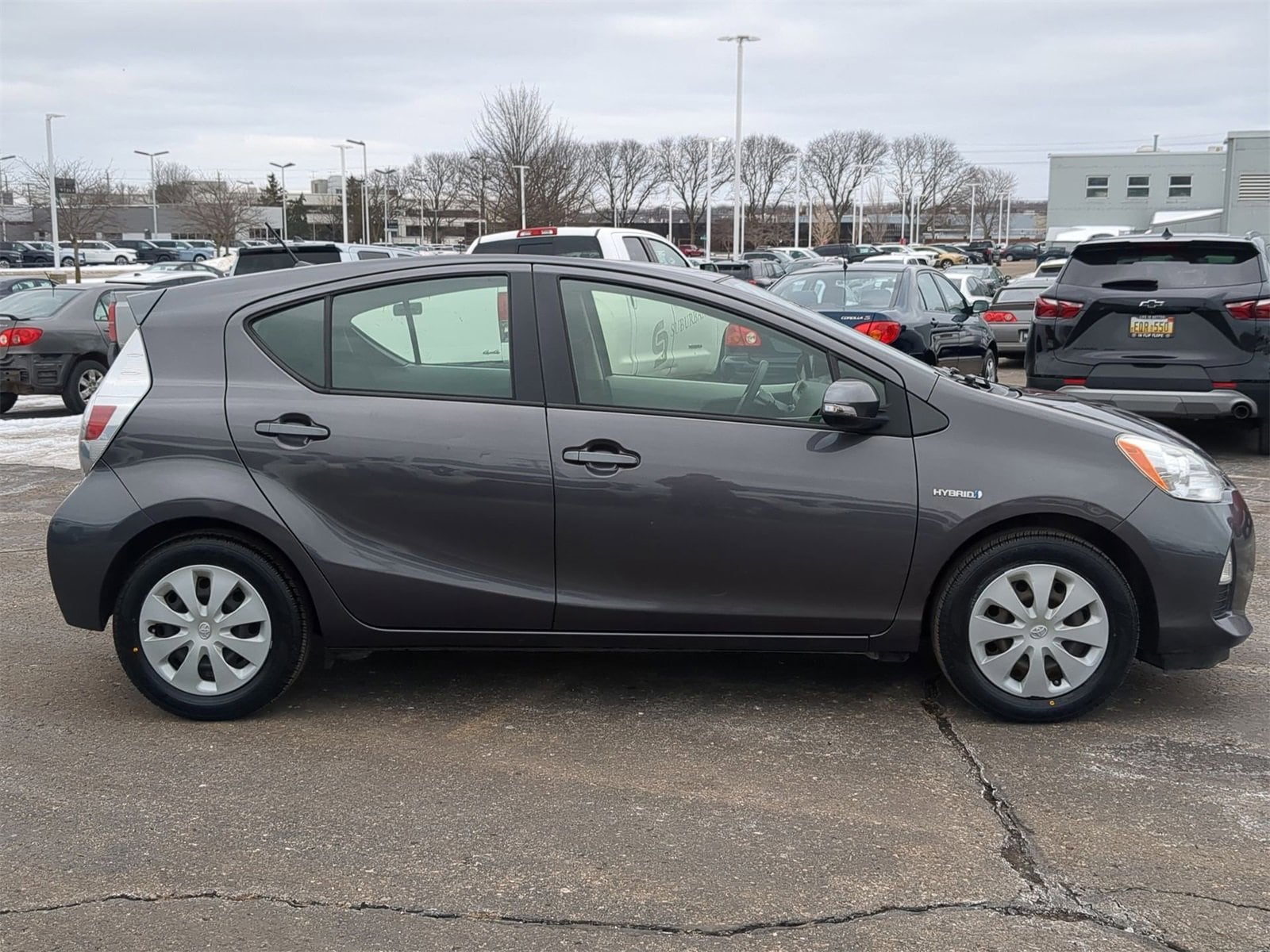 Thumbnail: 2014 Toyota Prius c - 15