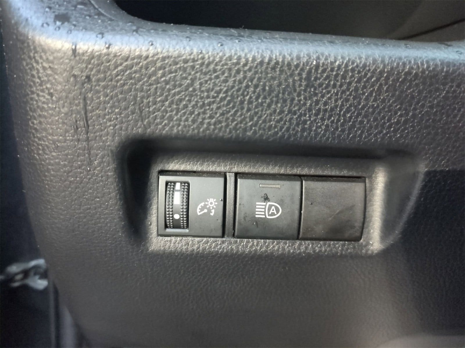 Thumbnail: 2021 Toyota RAV4 - 28