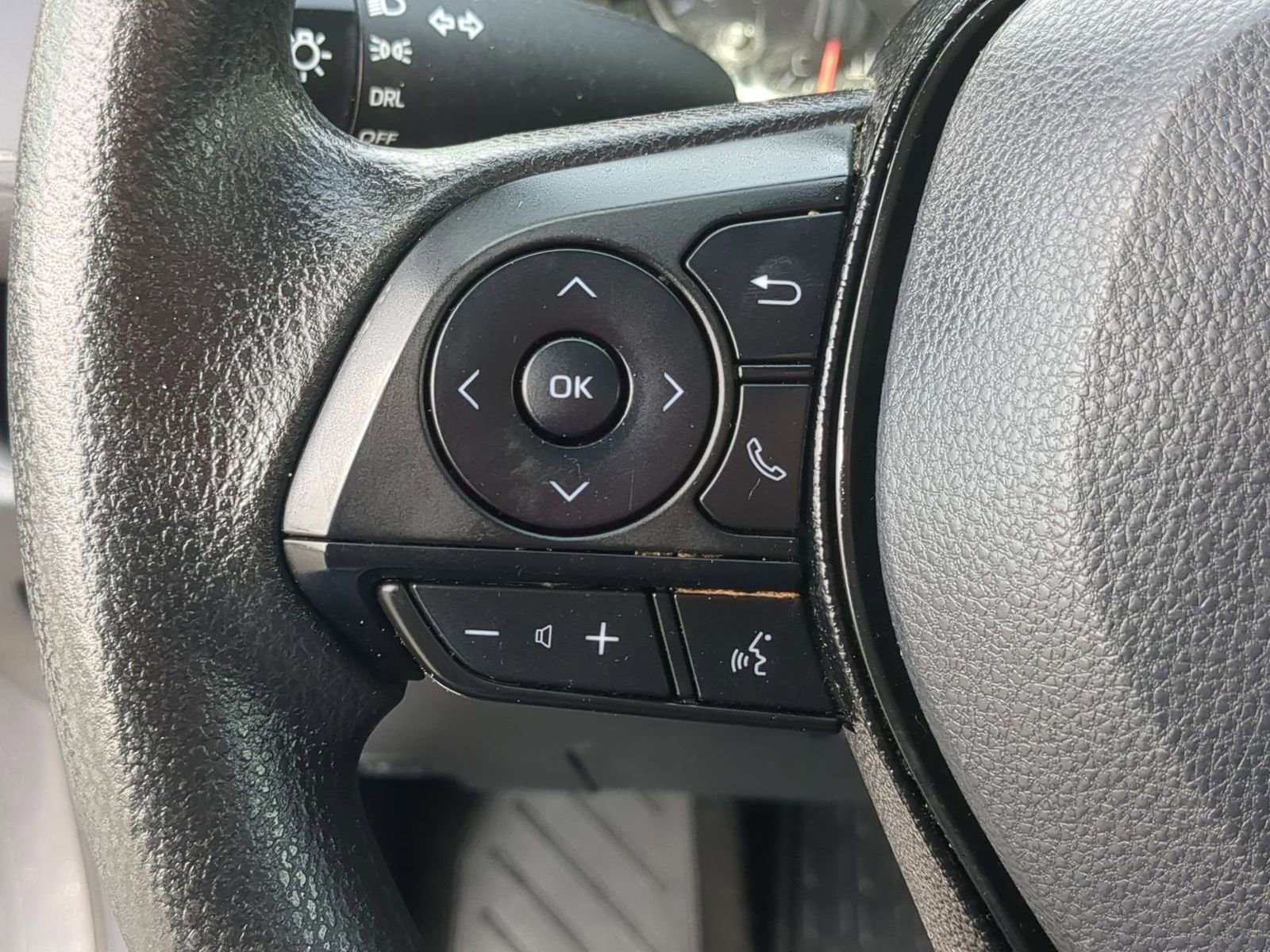 Thumbnail: 2019 Toyota RAV4 - 23