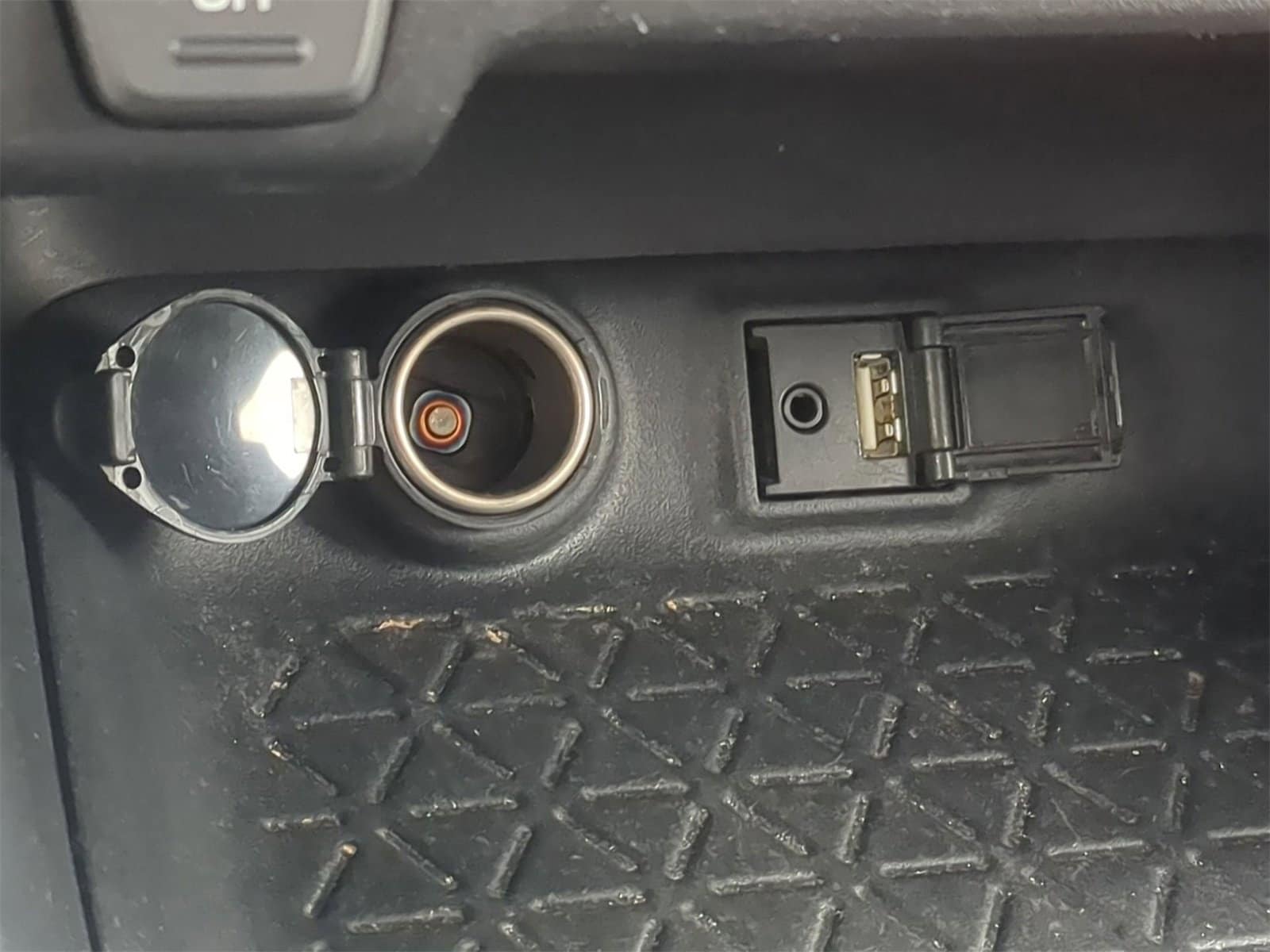 Thumbnail: 2019 Toyota RAV4 - 36