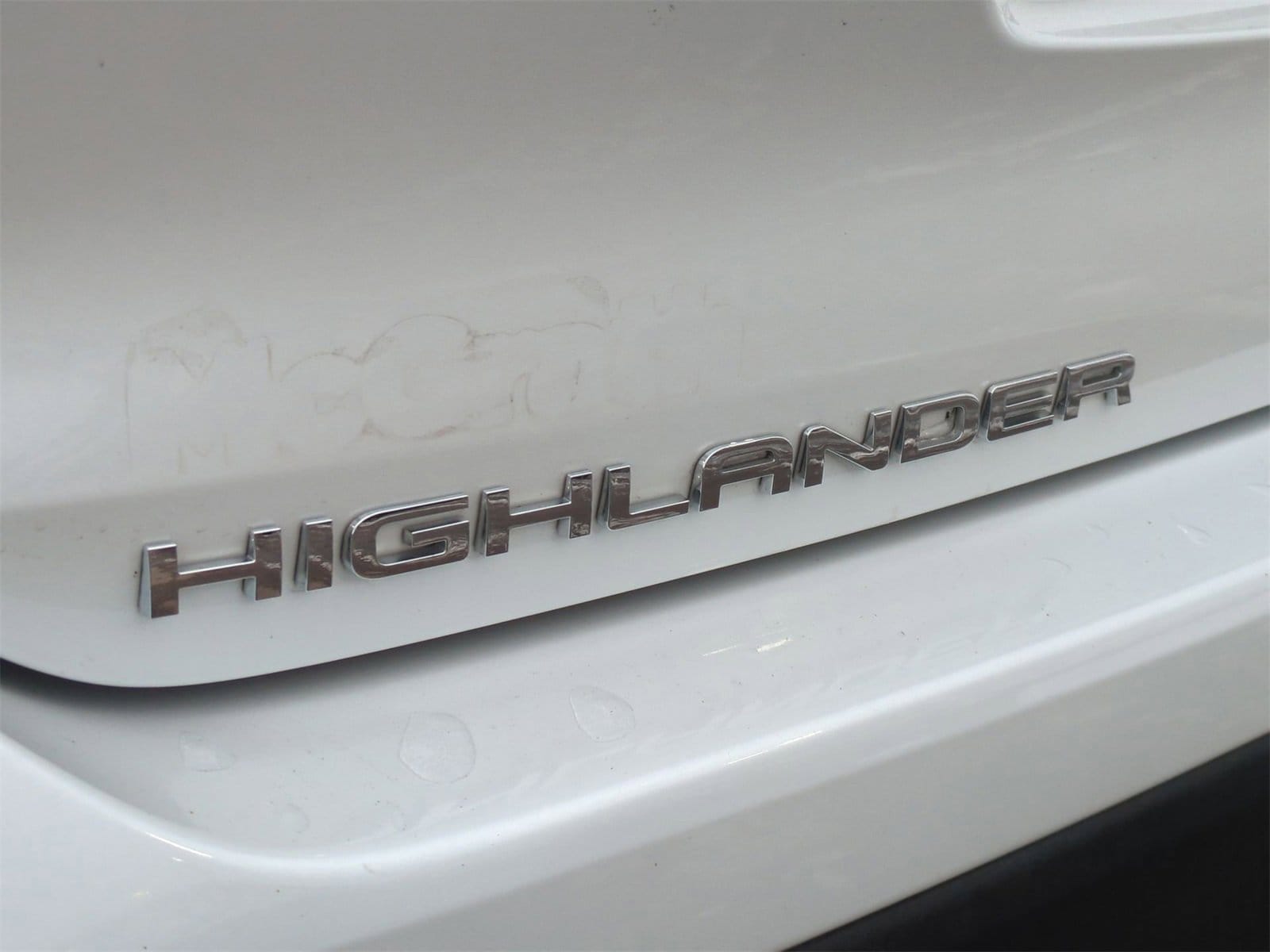 Thumbnail: 2023 Toyota Highlander - 13