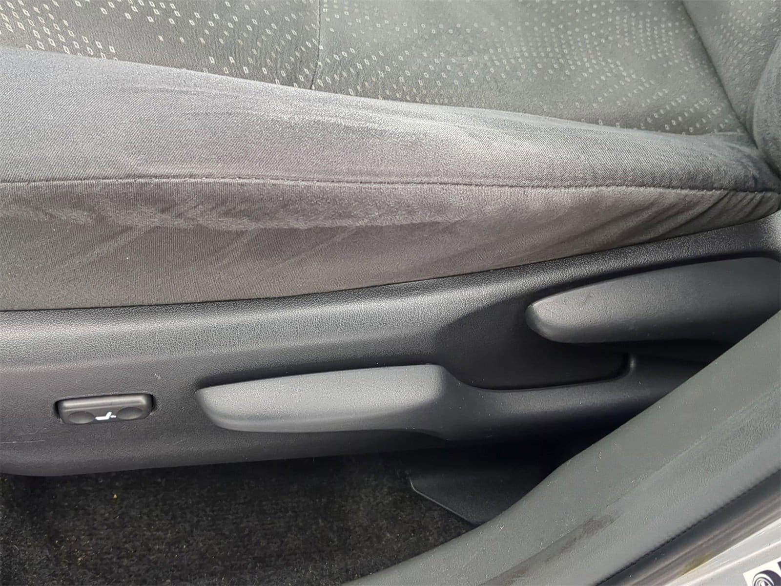 Thumbnail: 2012 Toyota Prius v - 24