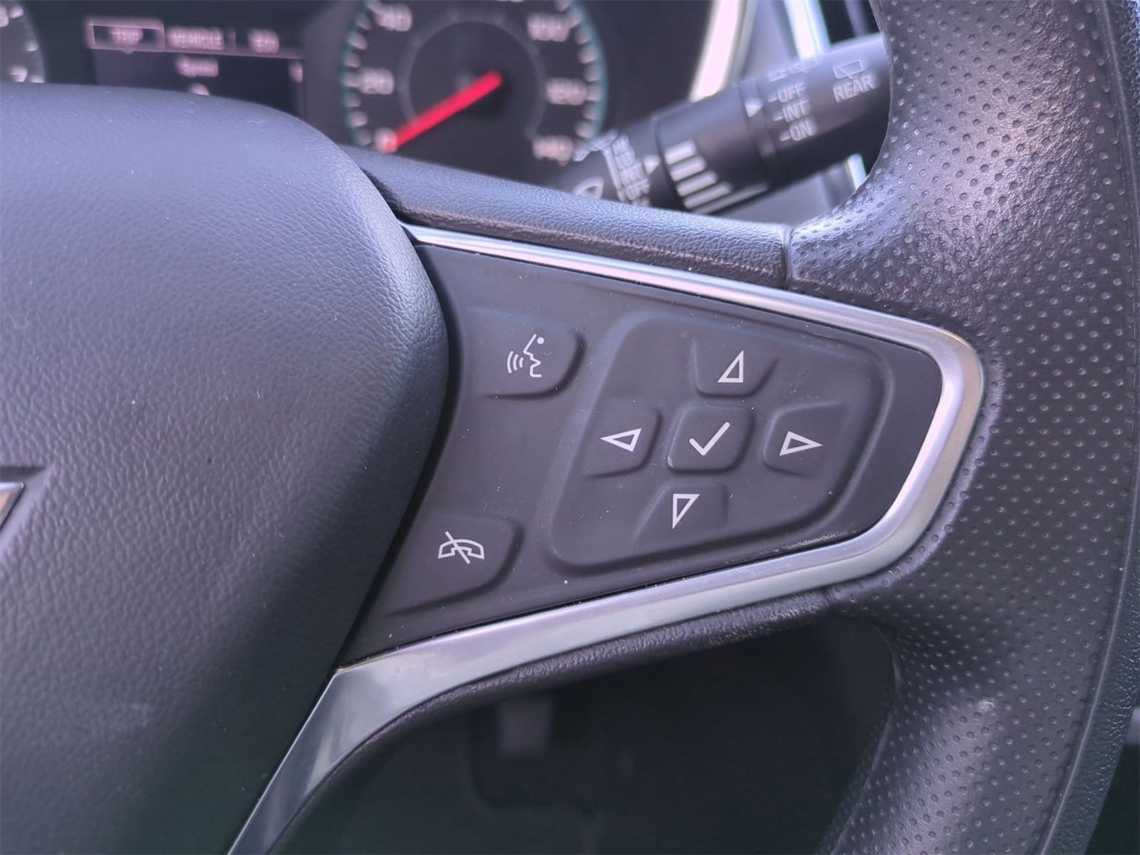 Thumbnail: 2023 Chevrolet Equinox - 23