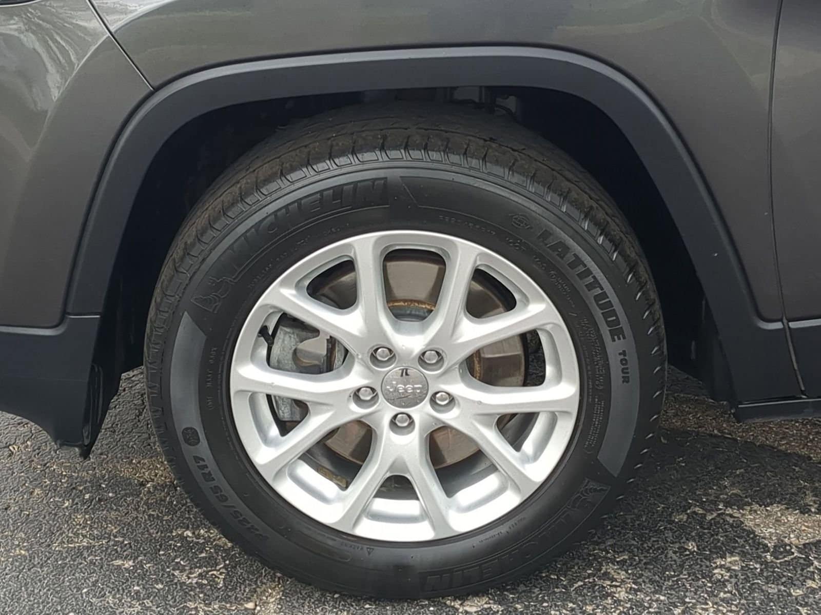 Thumbnail: 2015 Jeep Cherokee - 14