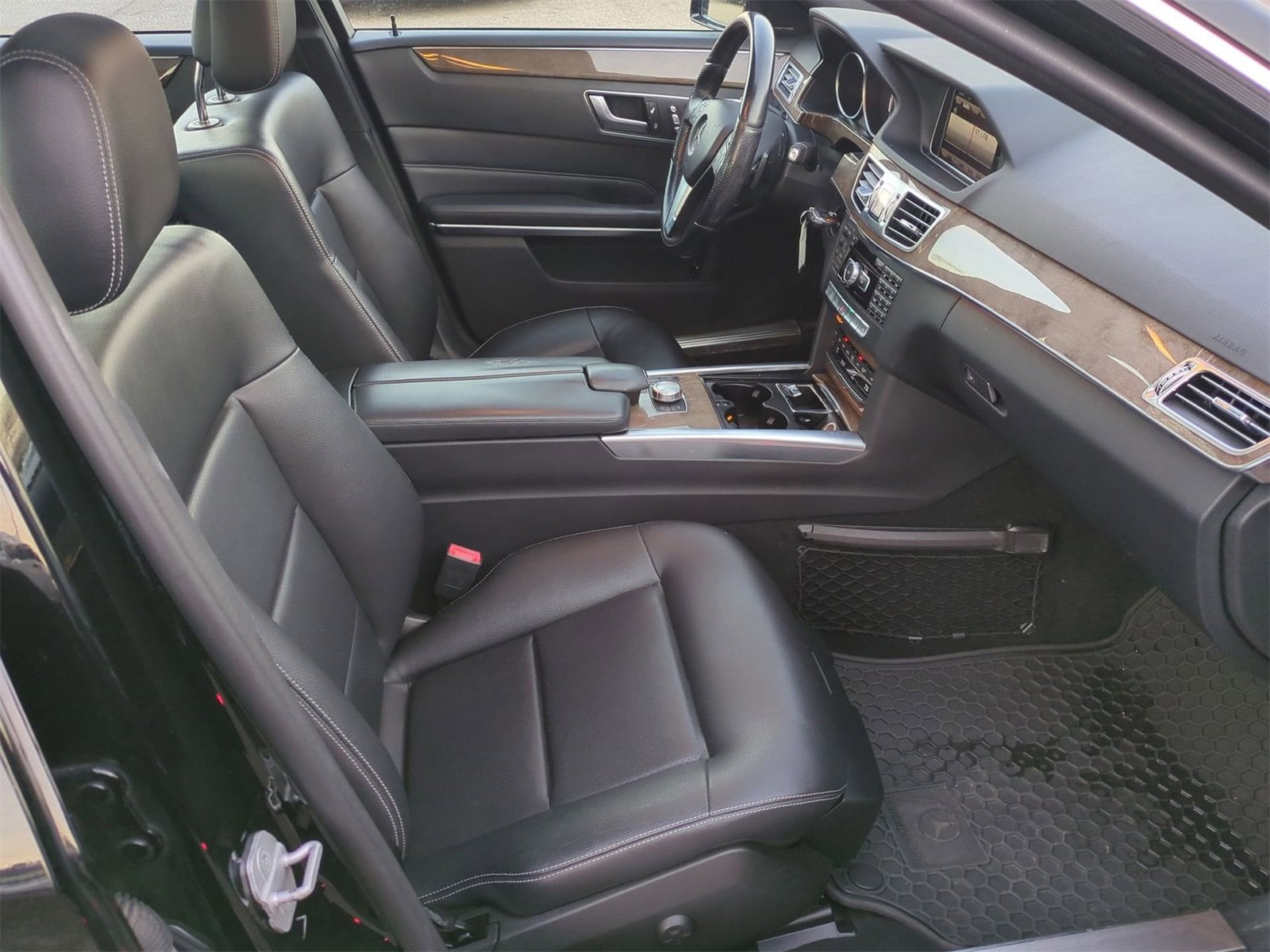 Thumbnail: 2014 Mercedes-Benz E-Class - 22