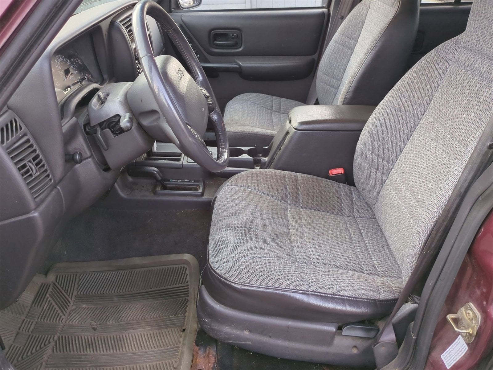 Thumbnail: 2001 Jeep Cherokee - 16