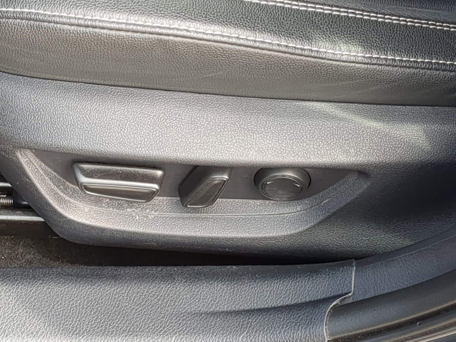 Thumbnail: 2025 Toyota Camry - 17