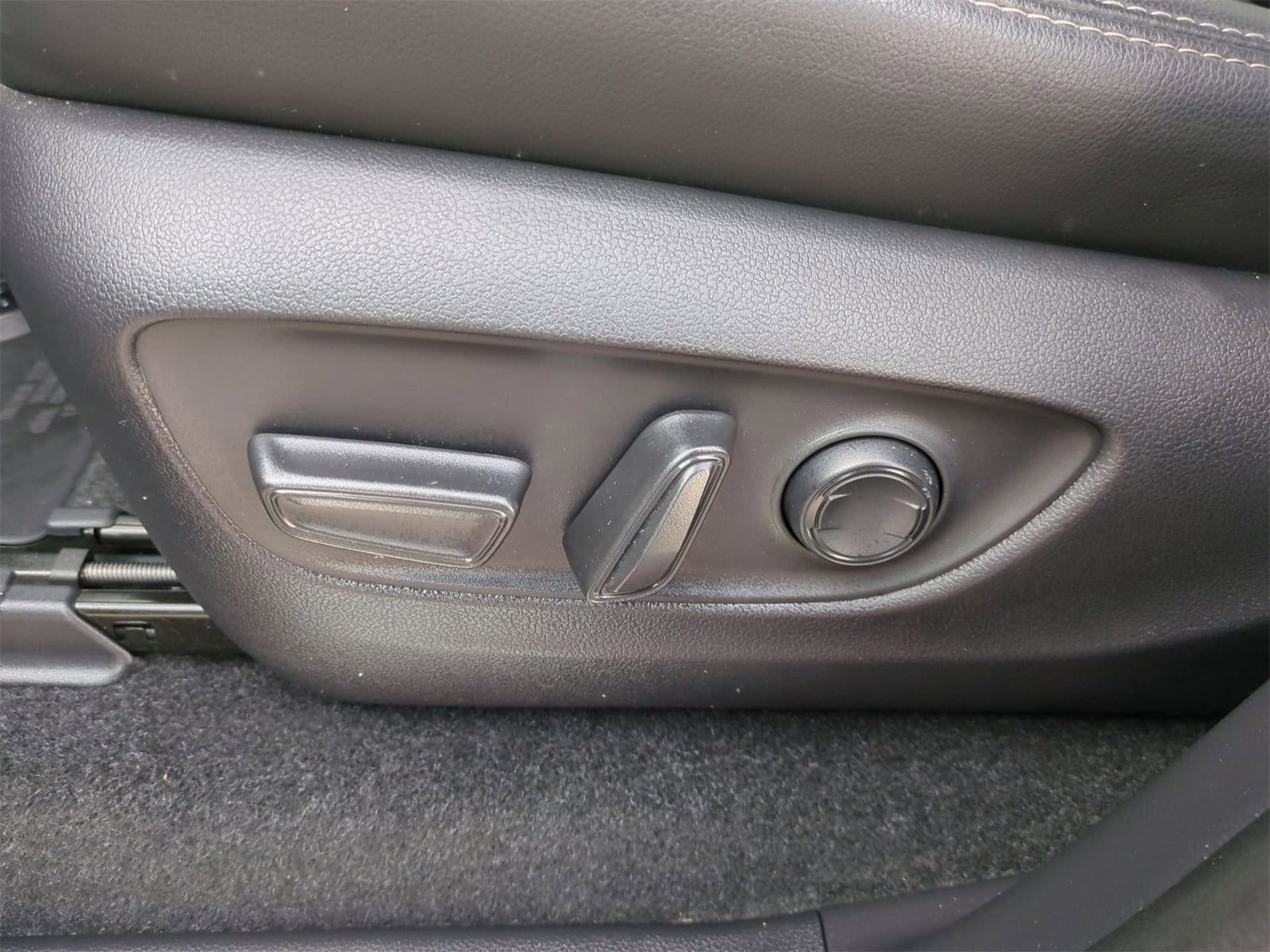 Thumbnail: 2025 Toyota Land Cruiser - 17