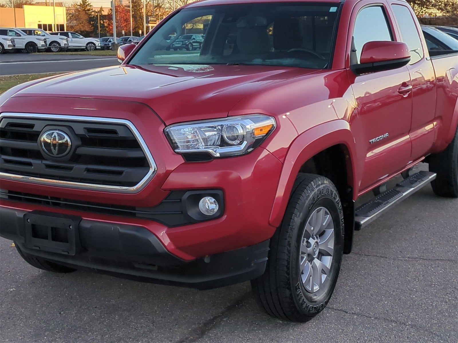 Thumbnail: 2018 Toyota Tacoma - 11