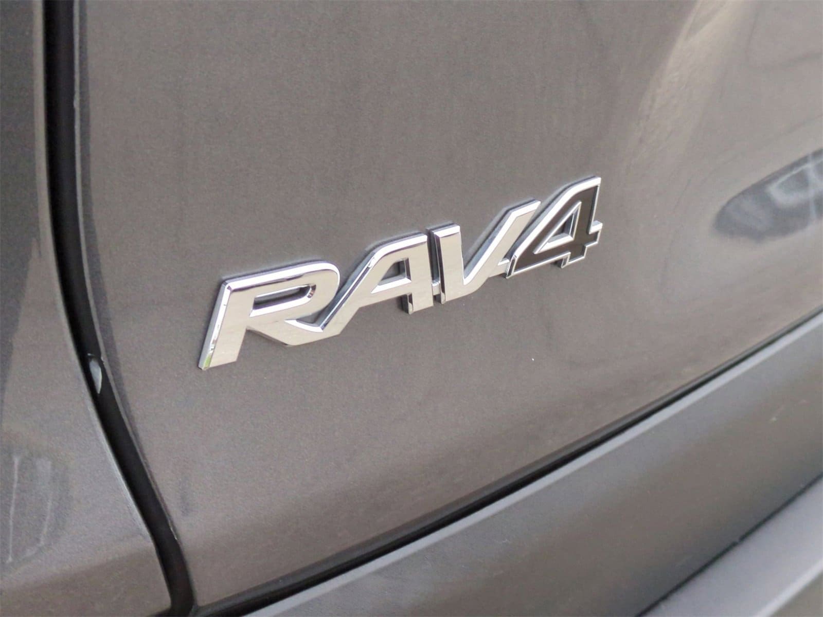 Thumbnail: 2019 Toyota RAV4 - 13