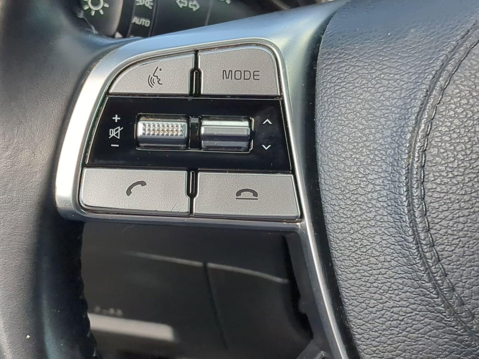 Thumbnail: 2020 Kia Telluride - 23