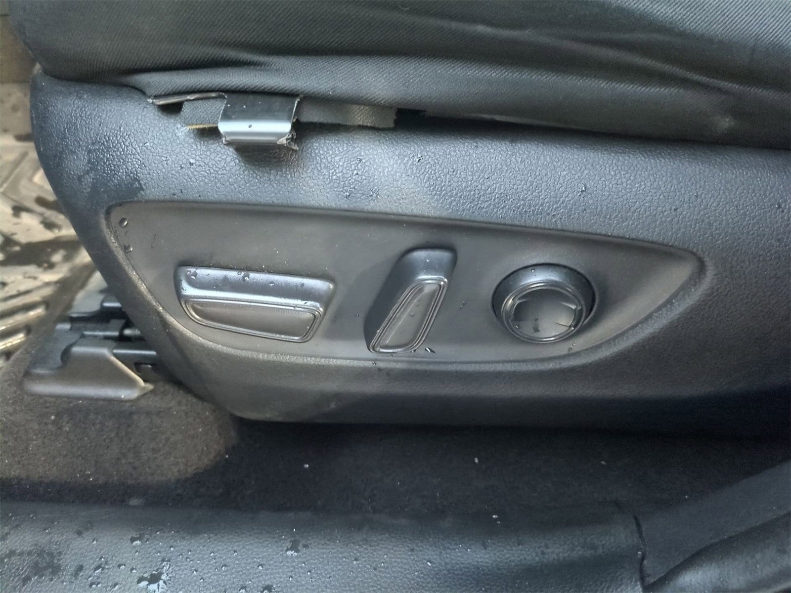 Thumbnail: 2021 Toyota RAV4 - 17