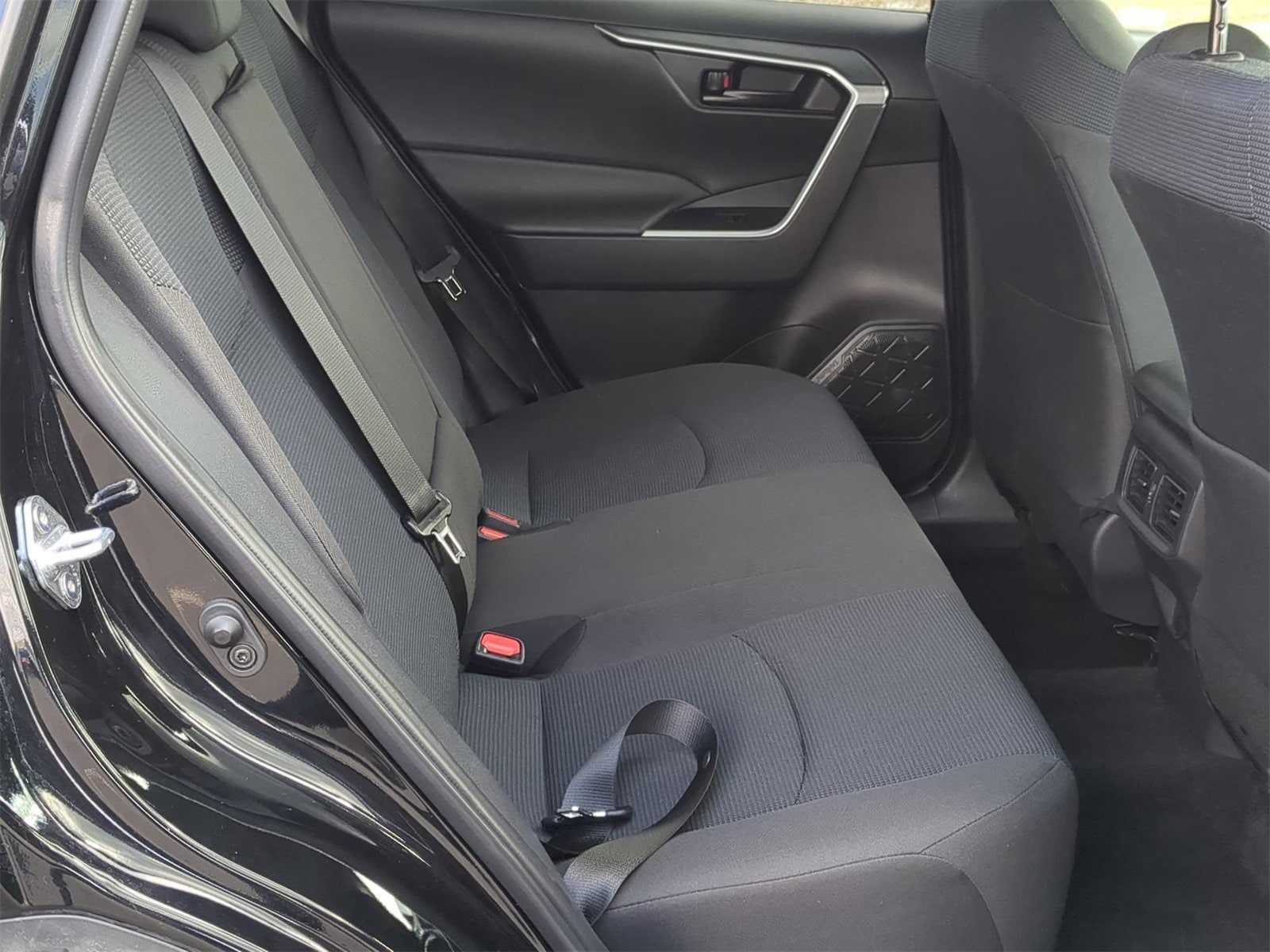 Thumbnail: 2025 Toyota RAV4 - 27