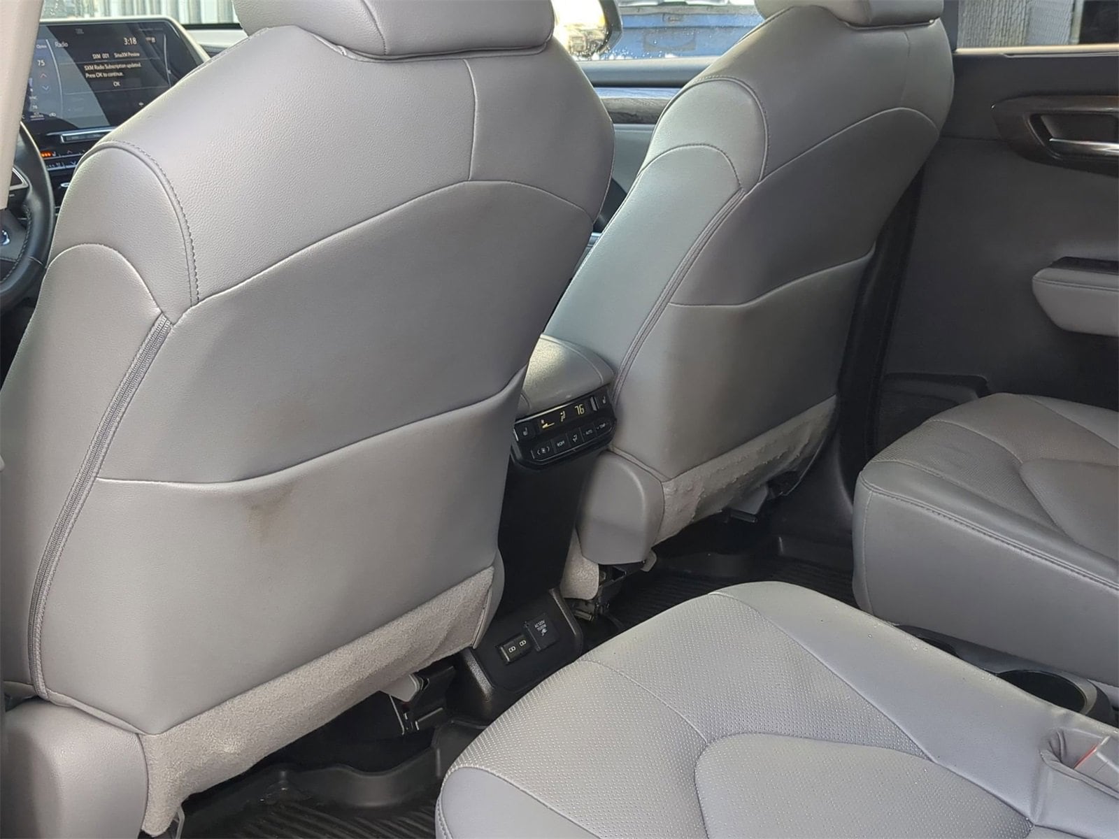 Thumbnail: 2022 Toyota Highlander - 18