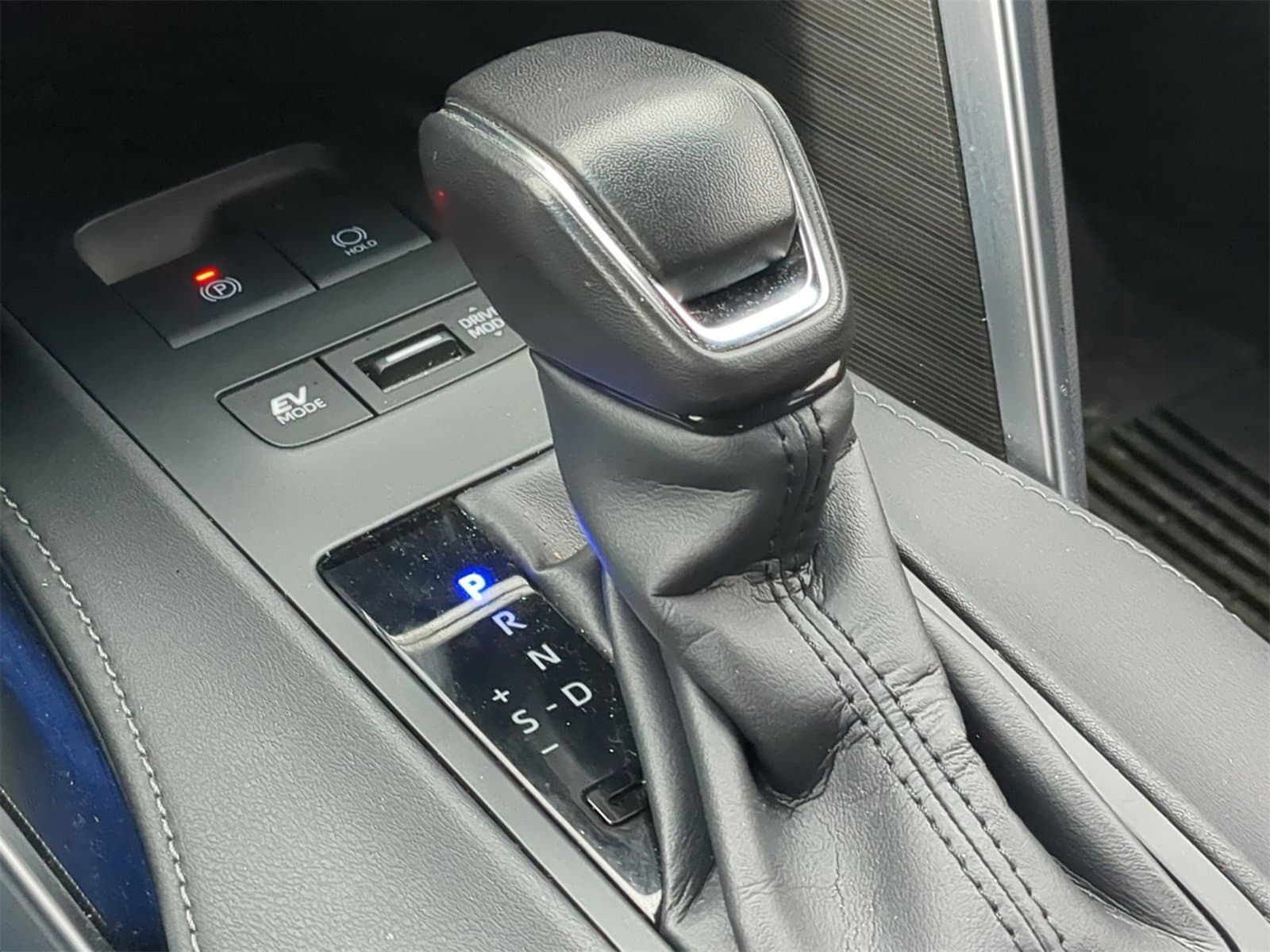 Thumbnail: 2024 Toyota Venza - 38