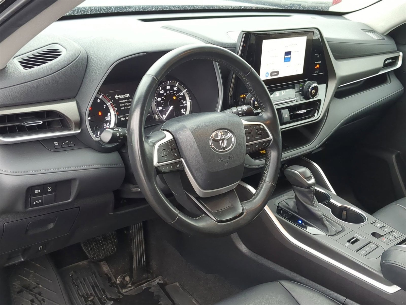 Thumbnail: 2023 Toyota Highlander - 10