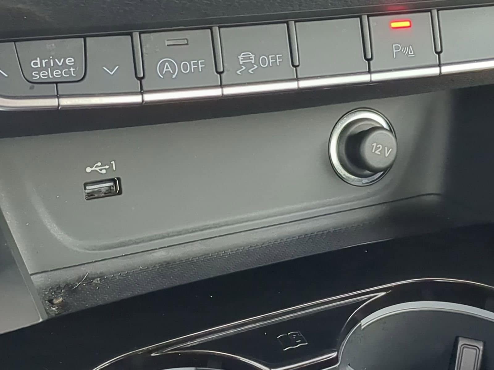 Thumbnail: 2023 Audi A4 - 30