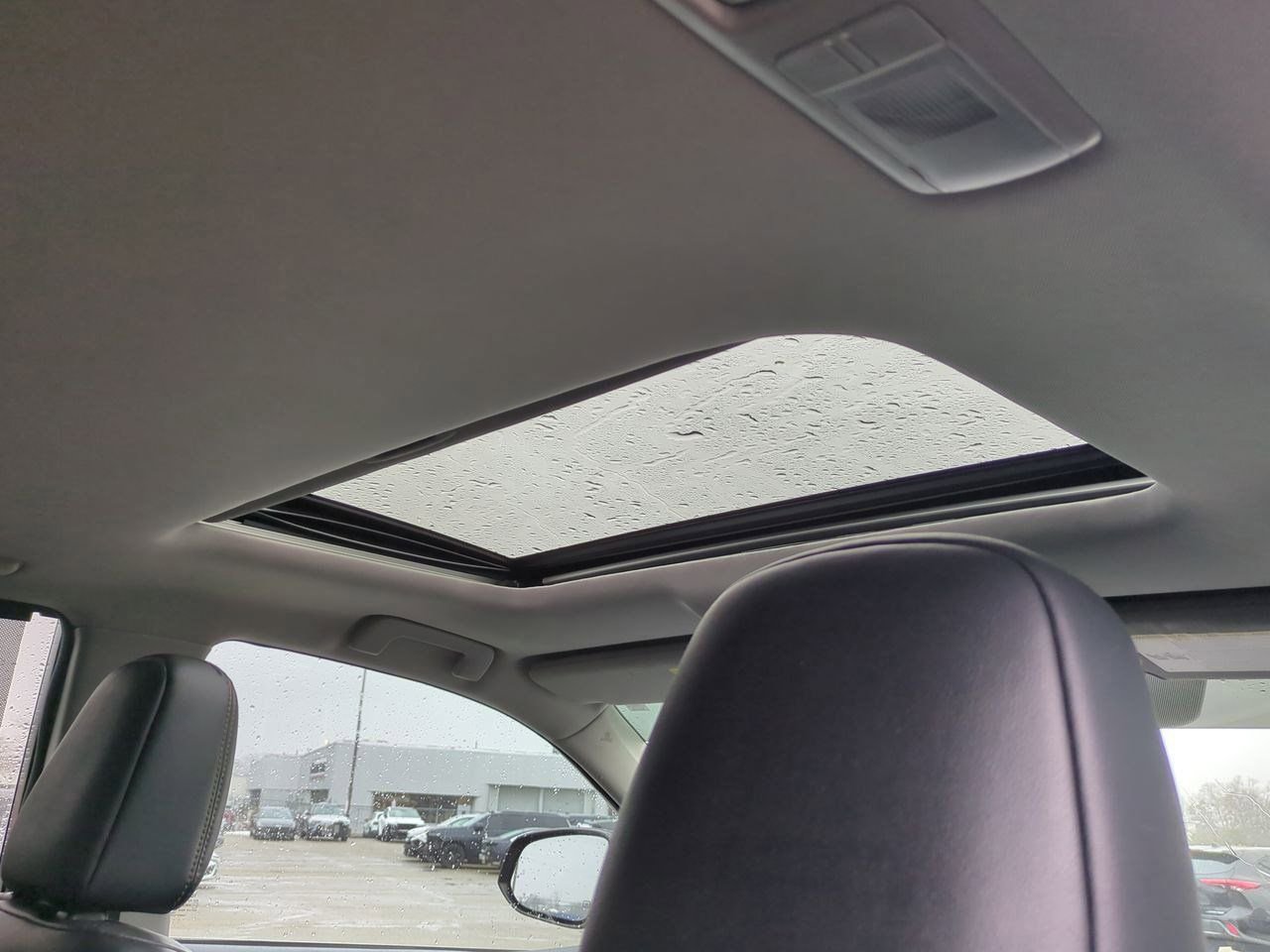 Thumbnail: 2017 Toyota Highlander - 21