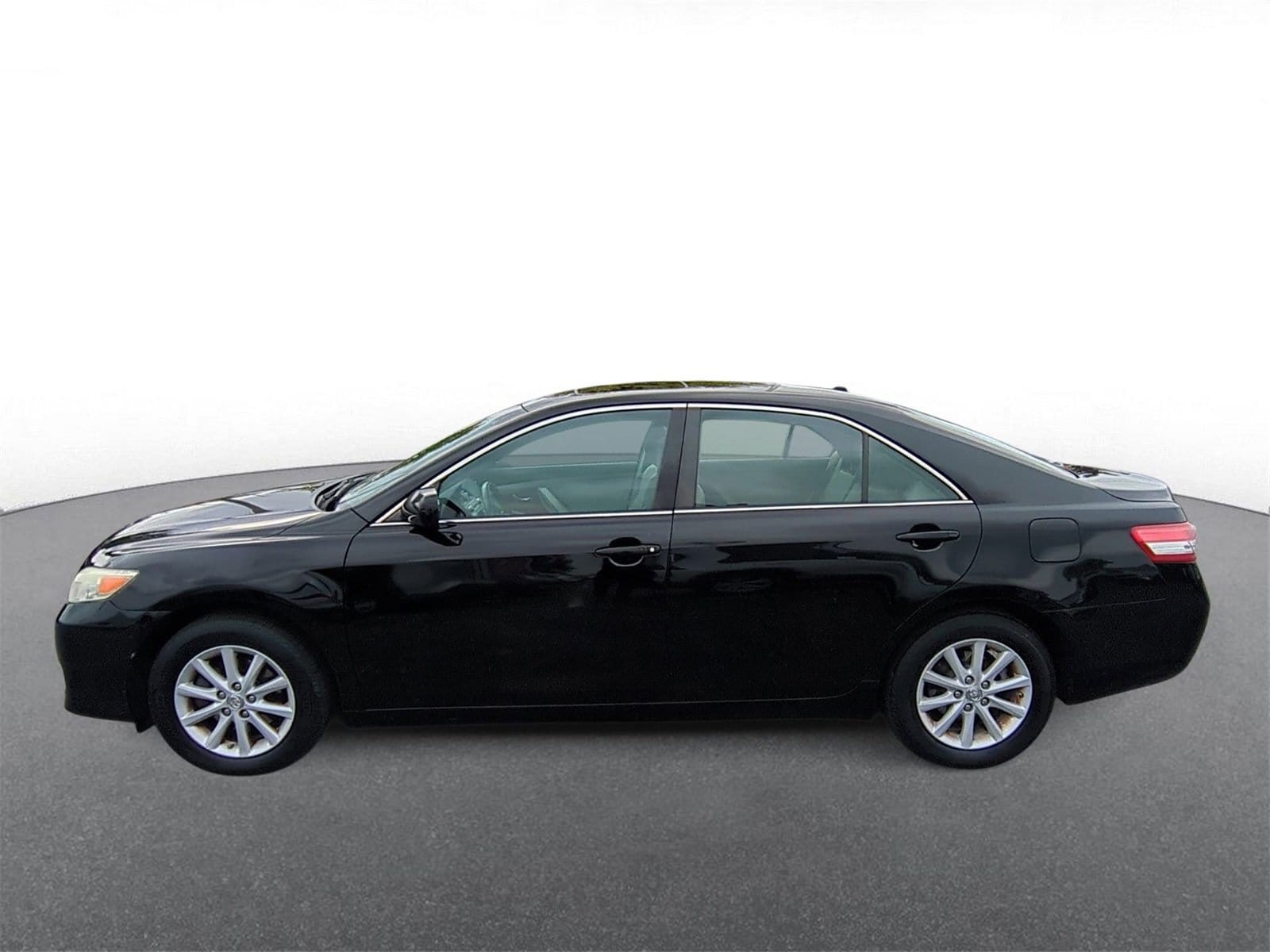 Thumbnail: 2010 Toyota Camry - 5