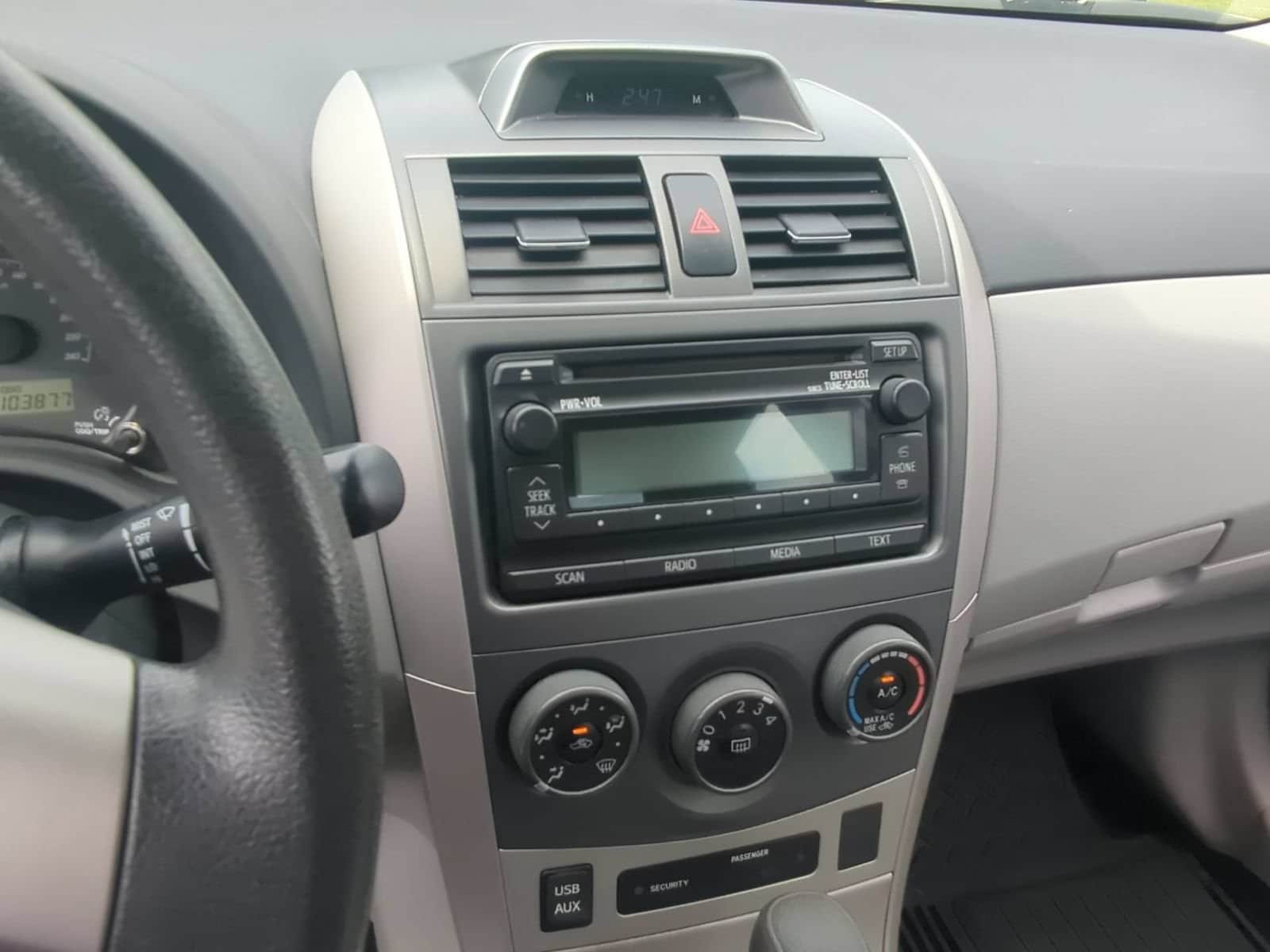Thumbnail: 2012 Toyota Corolla - 27